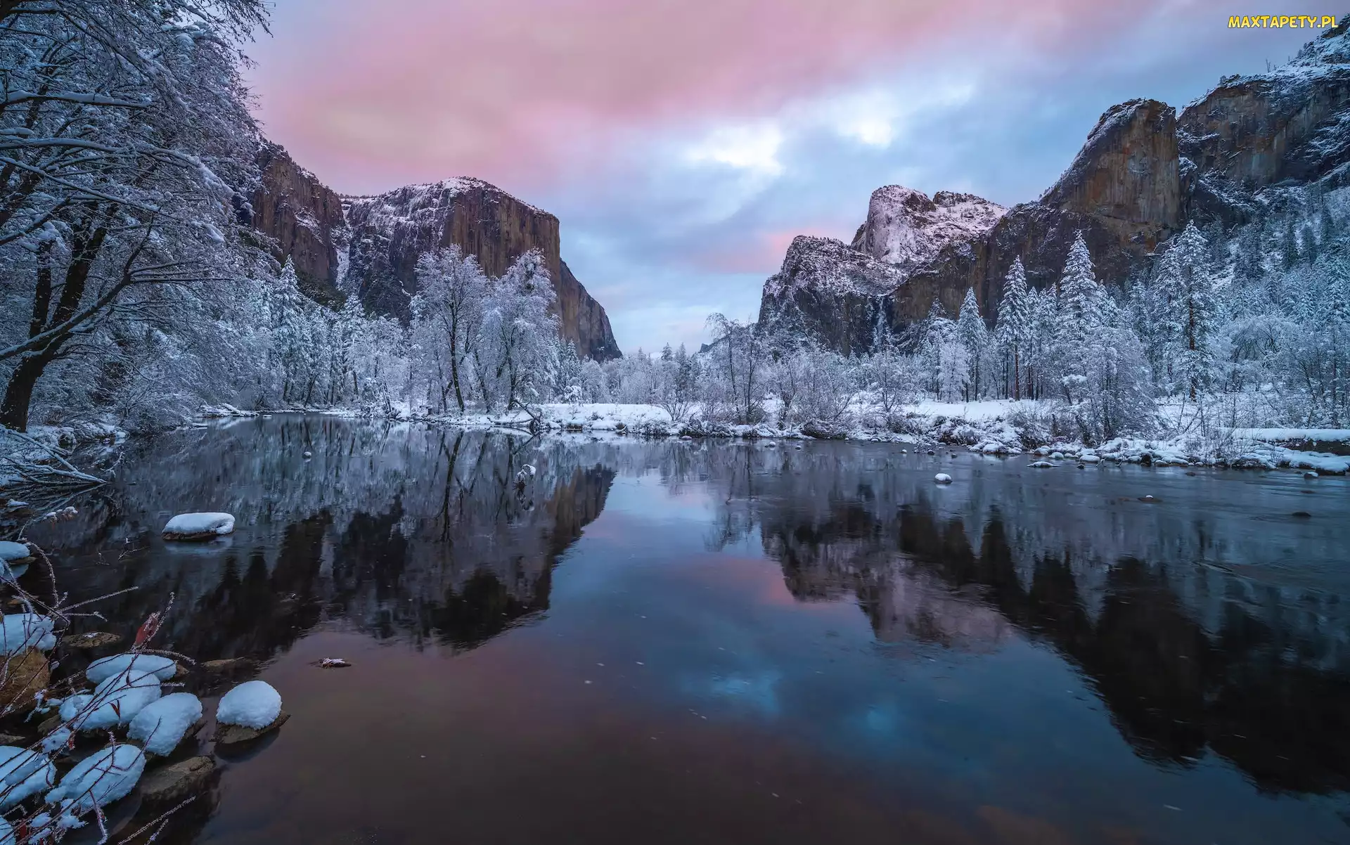 Odbicie, Zima, Sierra Nevada, Drzewa, Park Narodowy Yosemite, Kalifornia, Rzeka, Merced River, Stany Zjednoczone, Góry