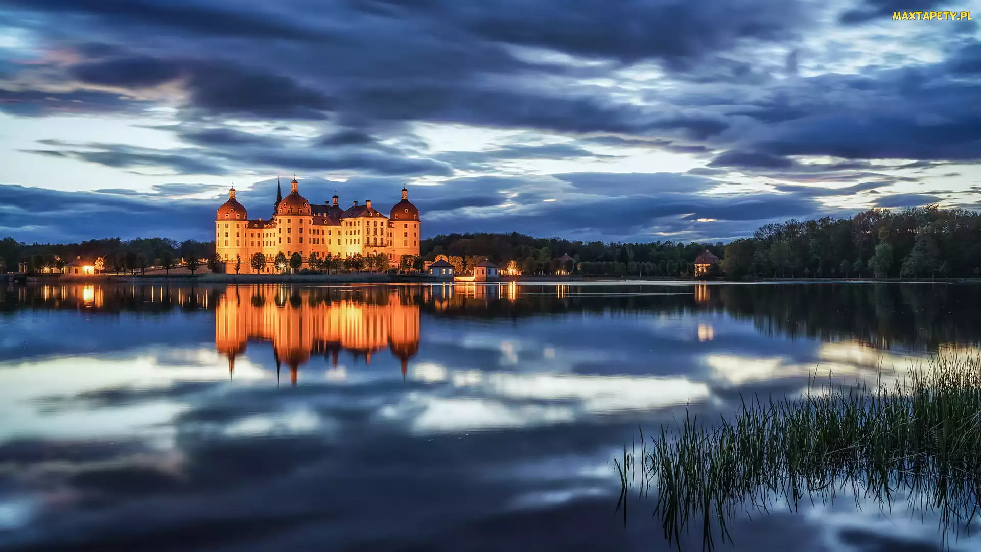 Saksonia, Zmierzch, Jezioro Waldesee, Niemcy, Zachód słońca, Pałac Moritzburg, Chmury