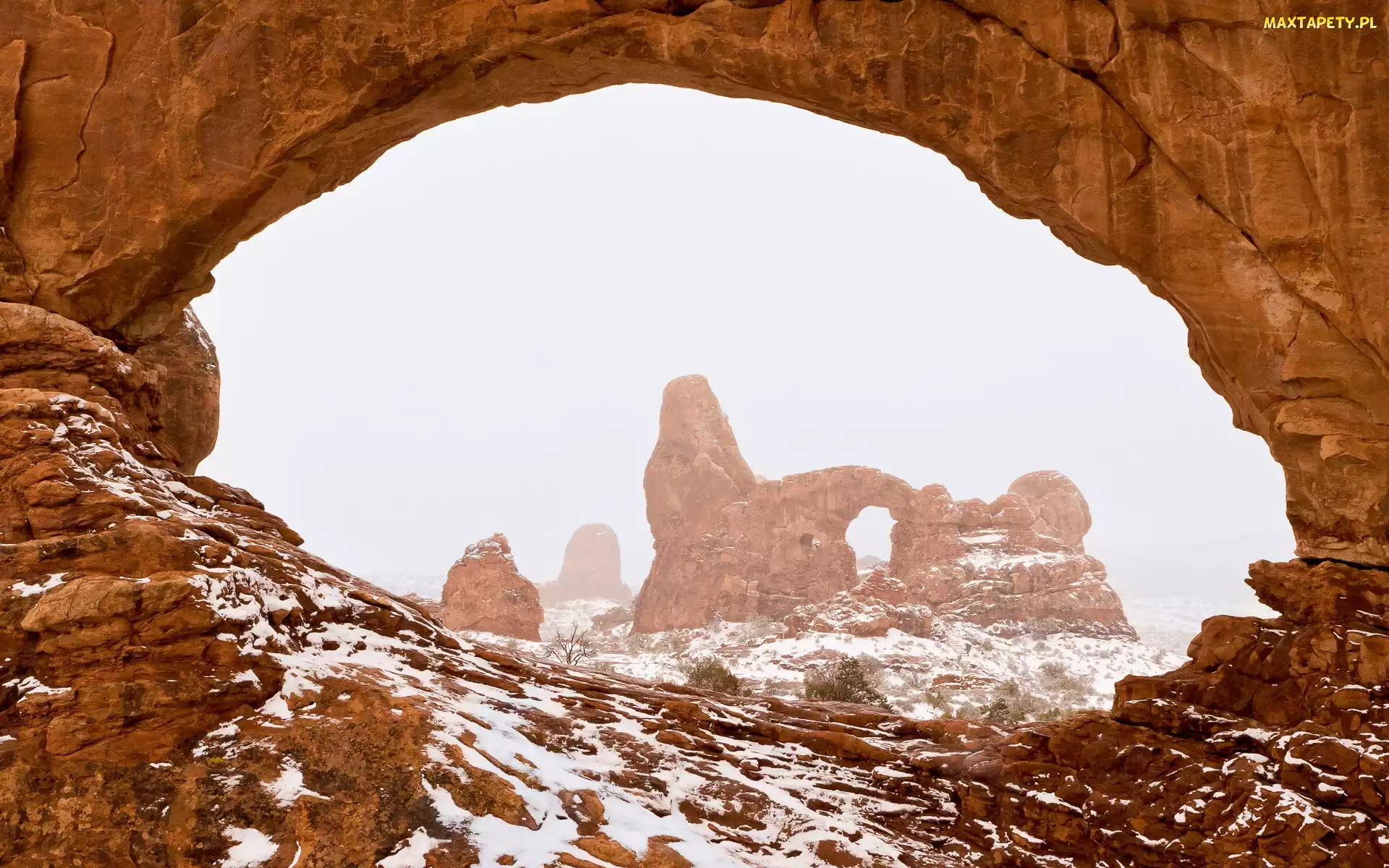 Kanion, Utah, Śnieg, Stany Zjednoczone, Park Narodowy Arches, Turret Arch, Skały, Łuk skalny, Formacja skalna