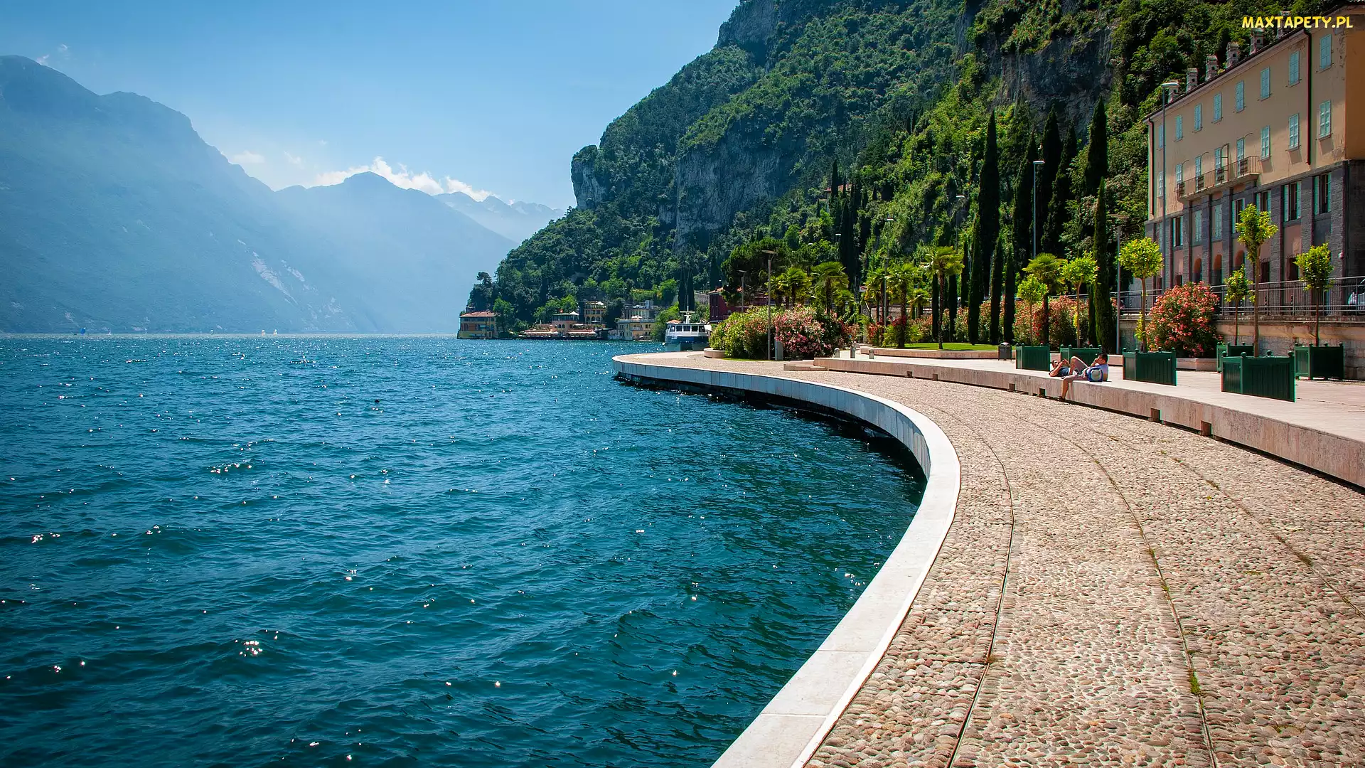 Drzewa, Promenada, Alpy, Budynek, Lago di Como, Włochy, Jezioro