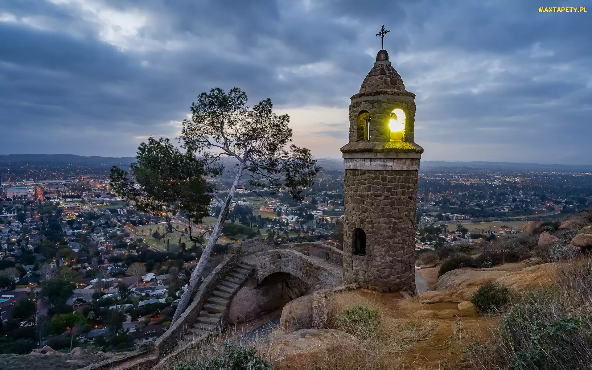 Stany Zjednoczone, Drzewa, Mosty, Chmury, Wieża, Góra Rubidoux, Stan Kalifornia, Riverside, Park