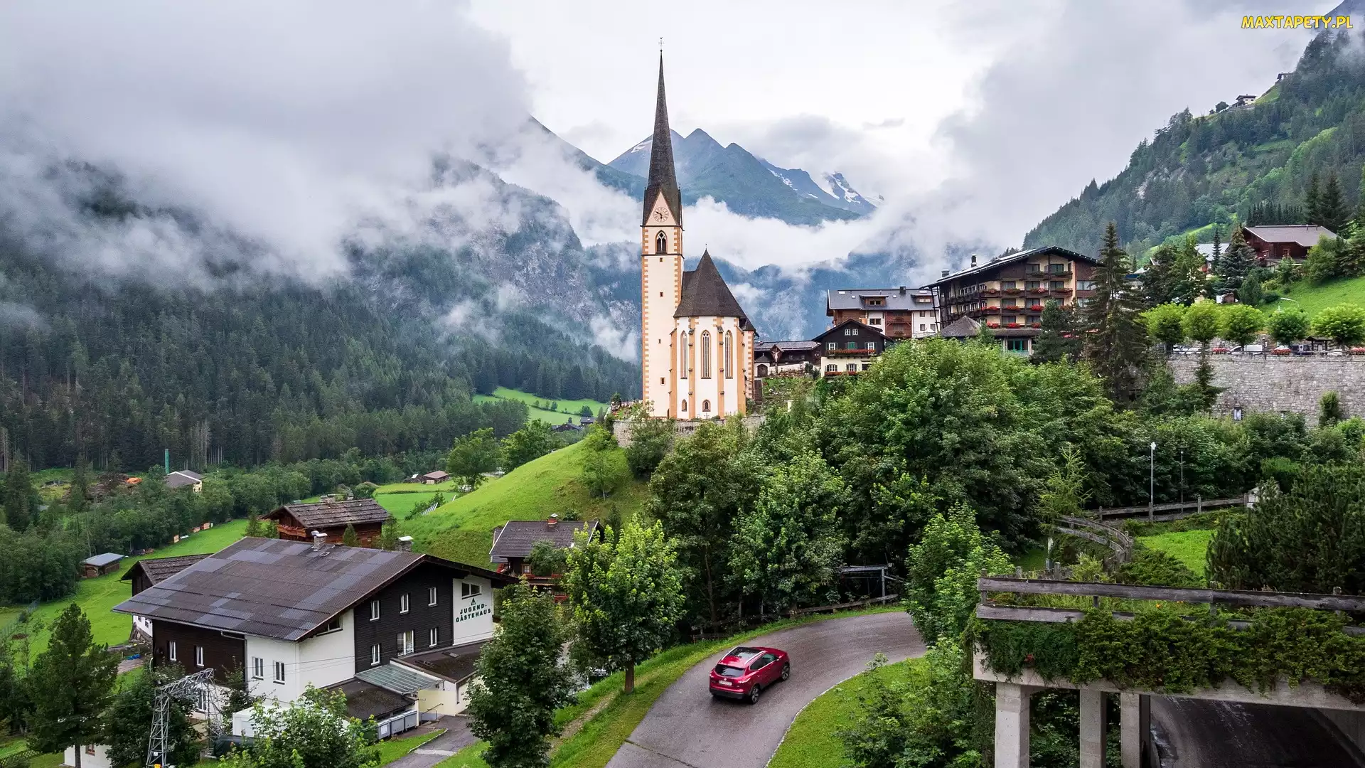 Heiligenblut am Großglockner, Kościół św Wincentego z Saragossy, Alpy, Austria, Domy, Góry, Mgła