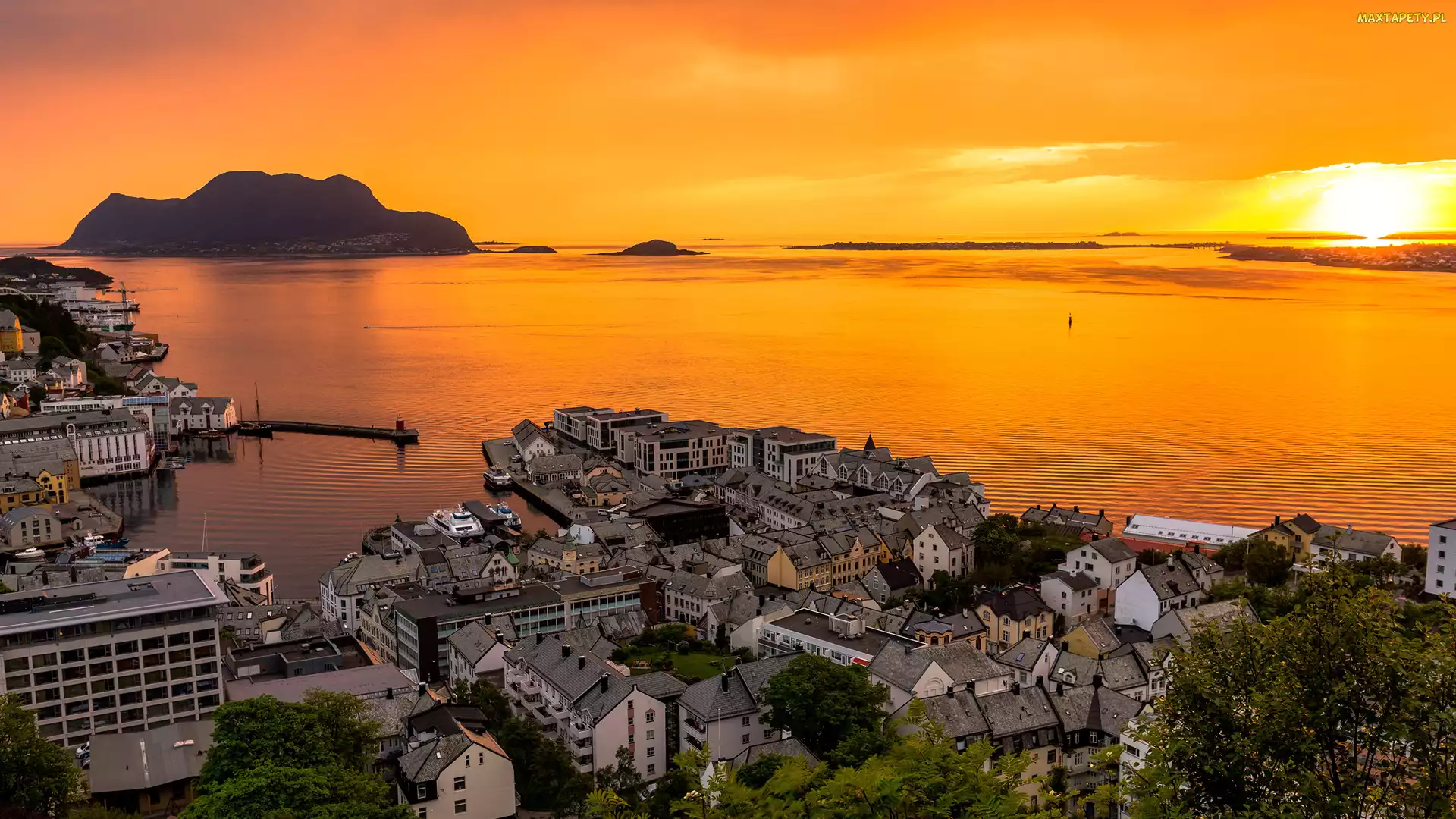 Wybrzeże, Domy, Region More og Romsdal, Zachód słońca, Morze Norweskie, Norwegia, Alesund