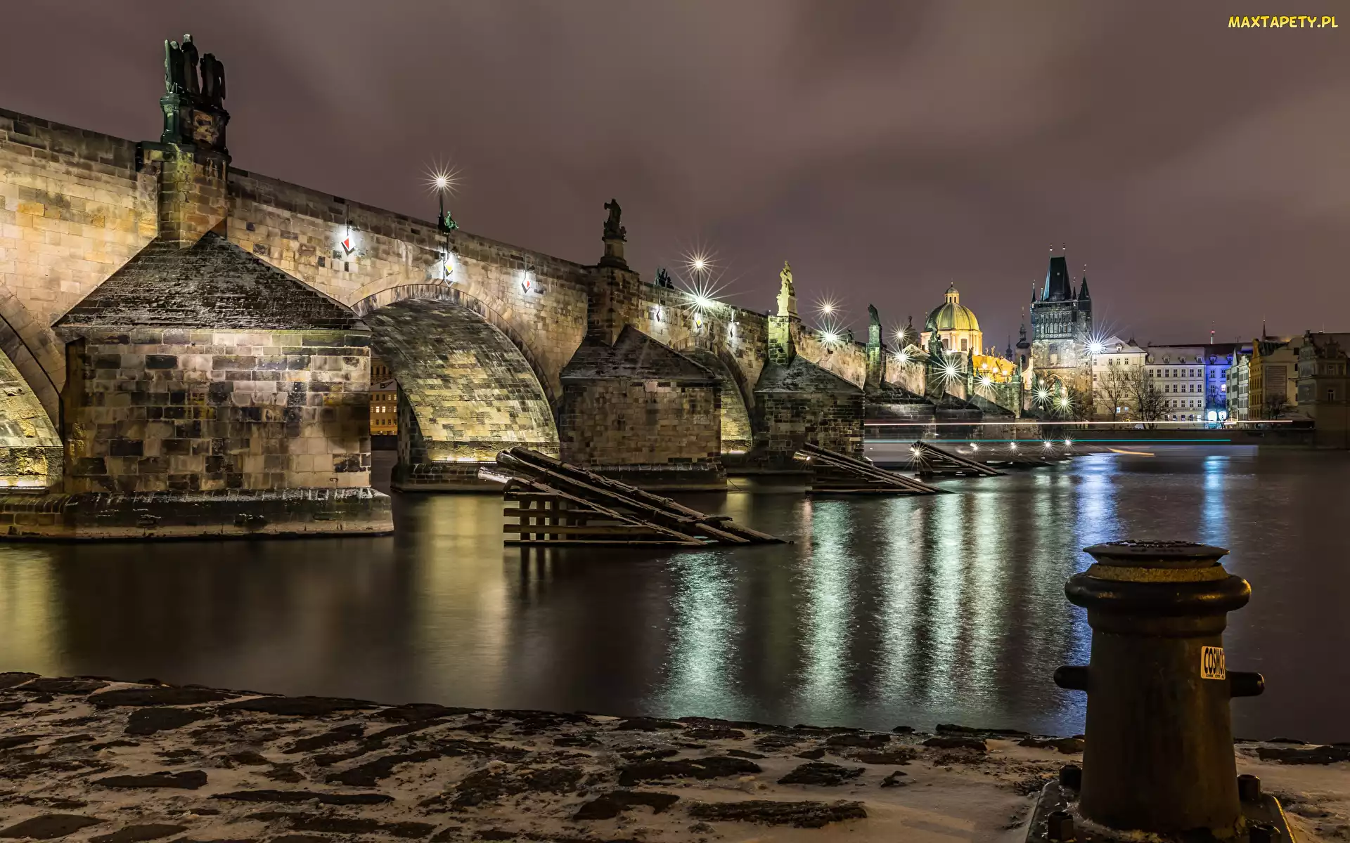 Praga, Budynki, Czechy, Rzeka Wełtawa, Latarnie, Most Karola, Światła, Noc