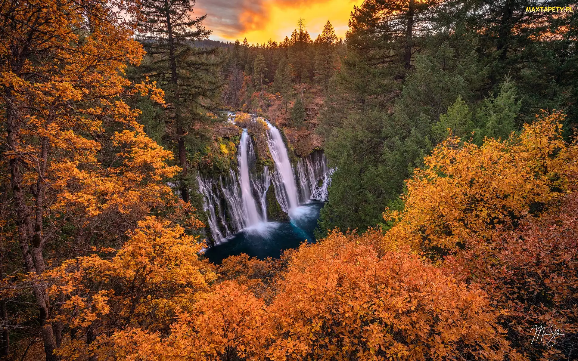 Kalifornia, Park Stanowy McArthur Burney Falls, Burney Falls, Stany Zjednoczone, Drzewa, Wodospad, Jesień