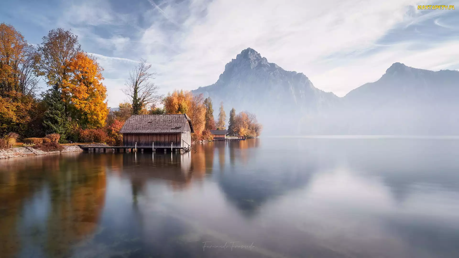 Mgła, Pożółkłe, Jezioro Traunsee, Domki, Jesień, Góry, Austria, Drzewa