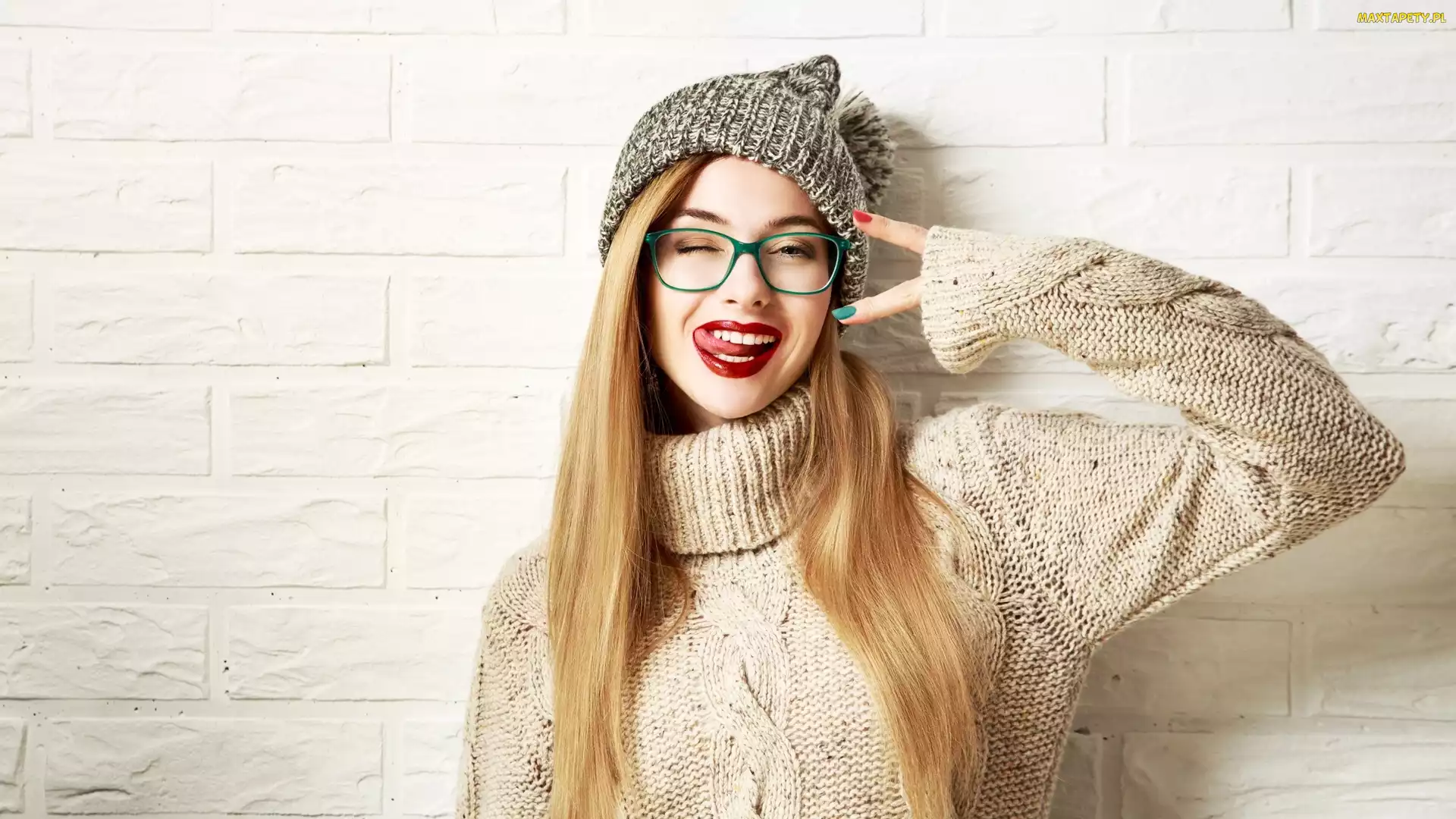 Blondynka, Uśmiech, Okulary, Czapka, Kobieta