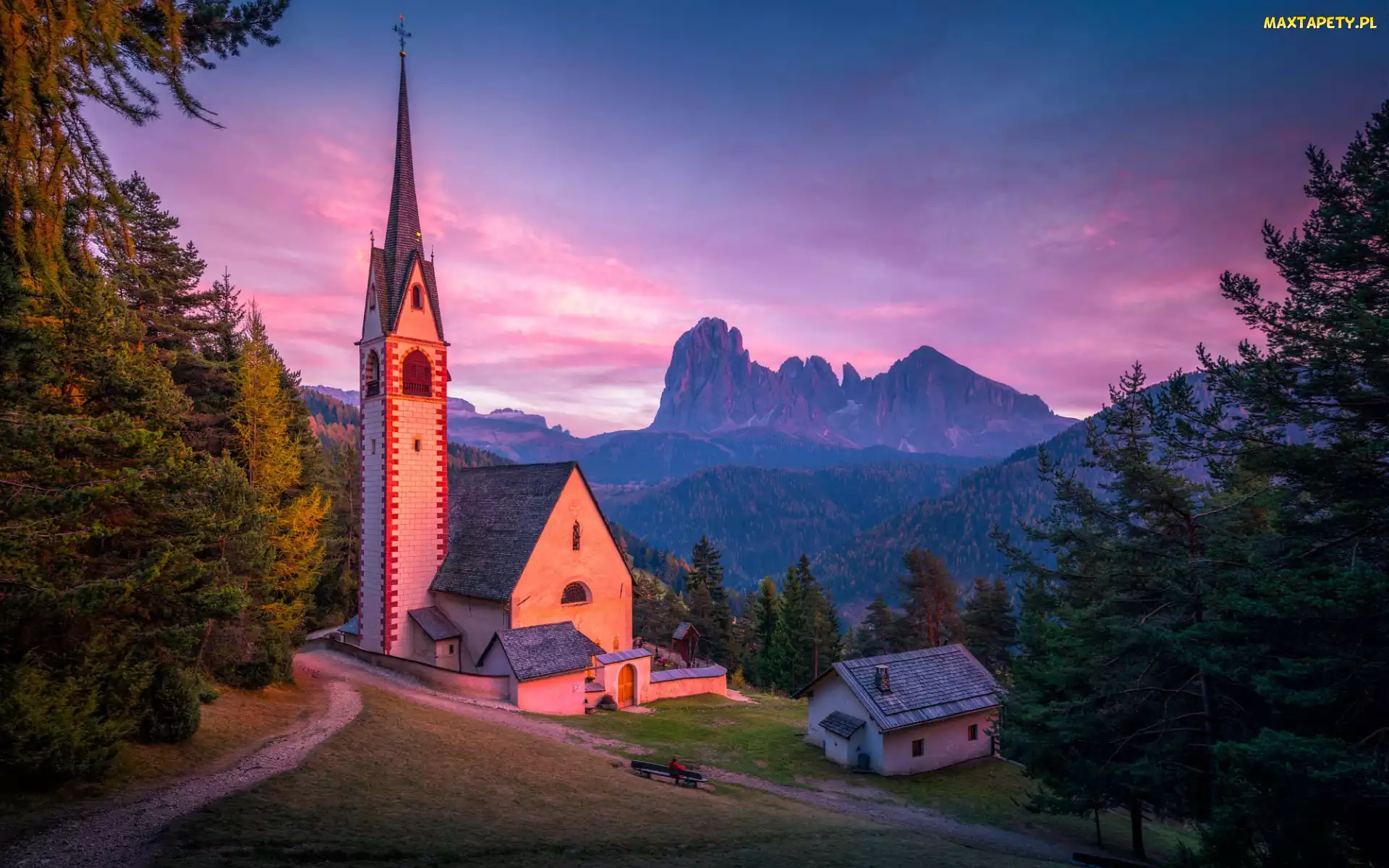 Góry, Chmury, Dróżka, Włochy, Zachód słońca, Kościół św Jakuba, Dolomity, Lasy, Drzewa