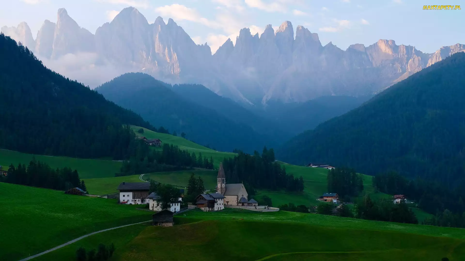 Kościół, Poranek, Mgła, Domy, Góry, Południowy Tyrol, Dolomity, Wieś, Włochy, Santa Maddalena