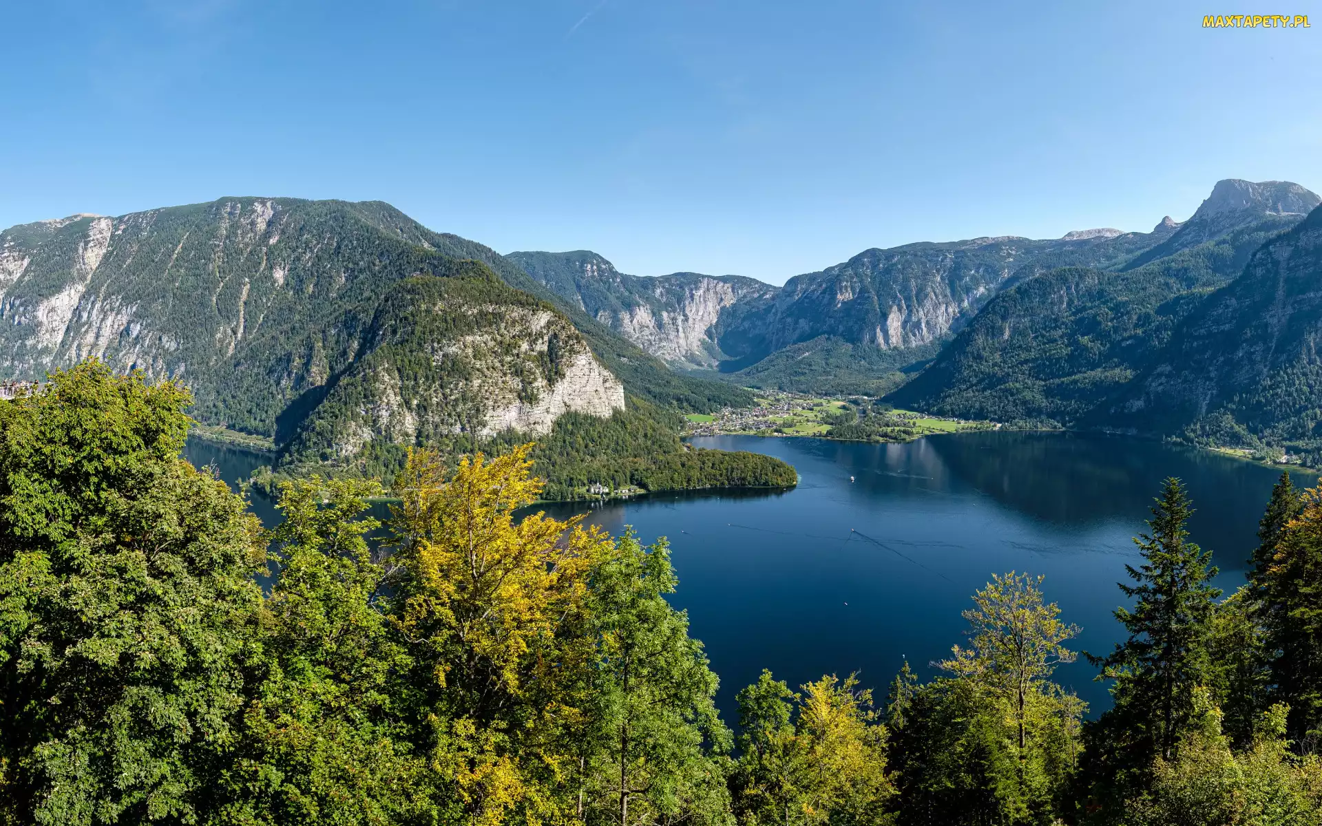 Góry, Hallstatt, Drzewa, Jezioro Hallstattersee, Gmina Obertraun, Alpy, Austria, Wieś
