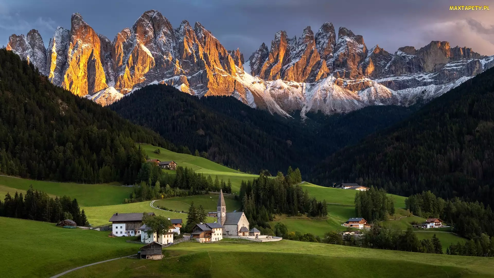 Kościół, Drzewa, Lasy, Domy, Santa Maddalena, Wieś, Dolina Val di Funes, Góry, Włochy, Dolomity