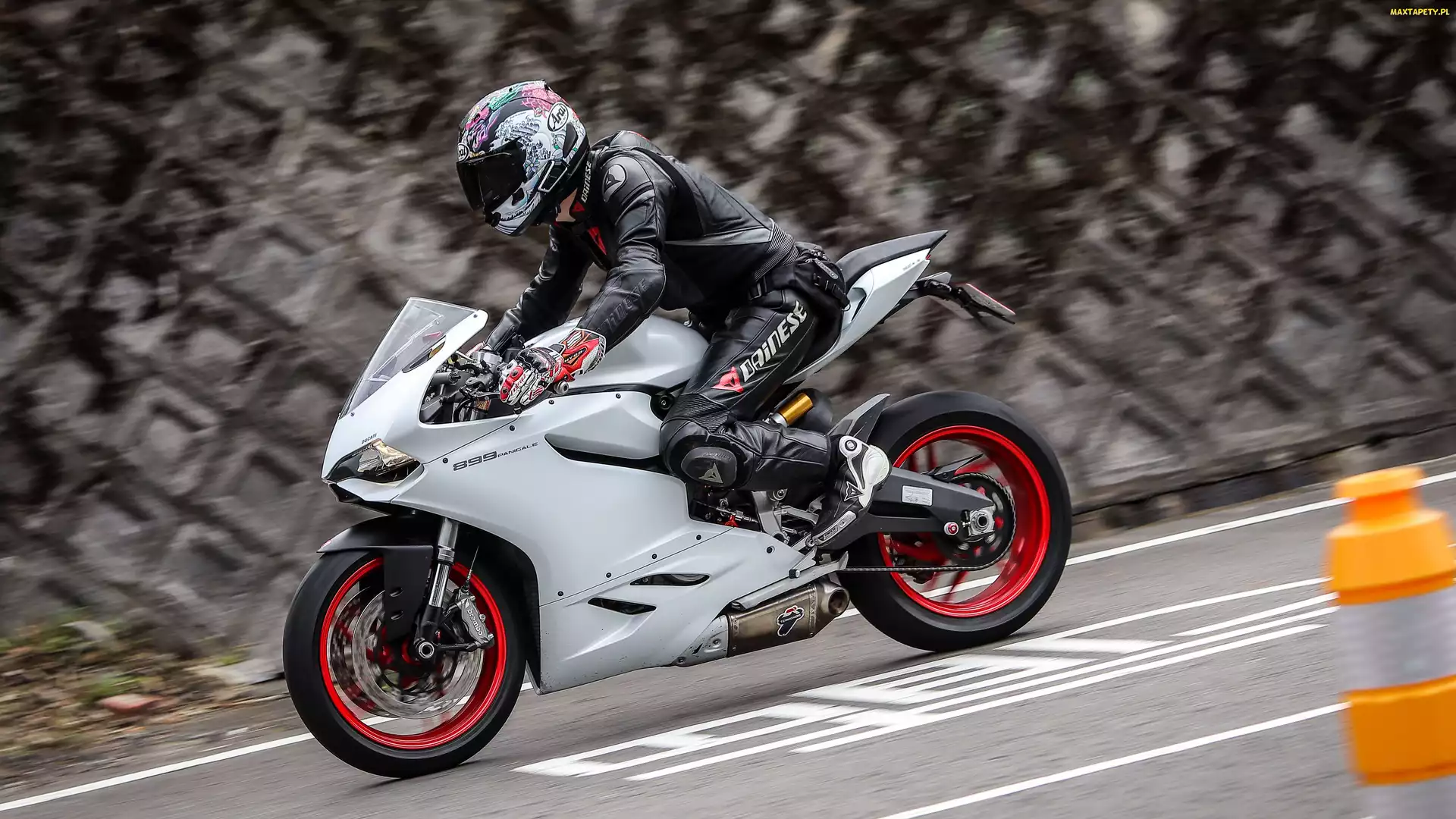 Motocykl, Ducati 899 Panigale
