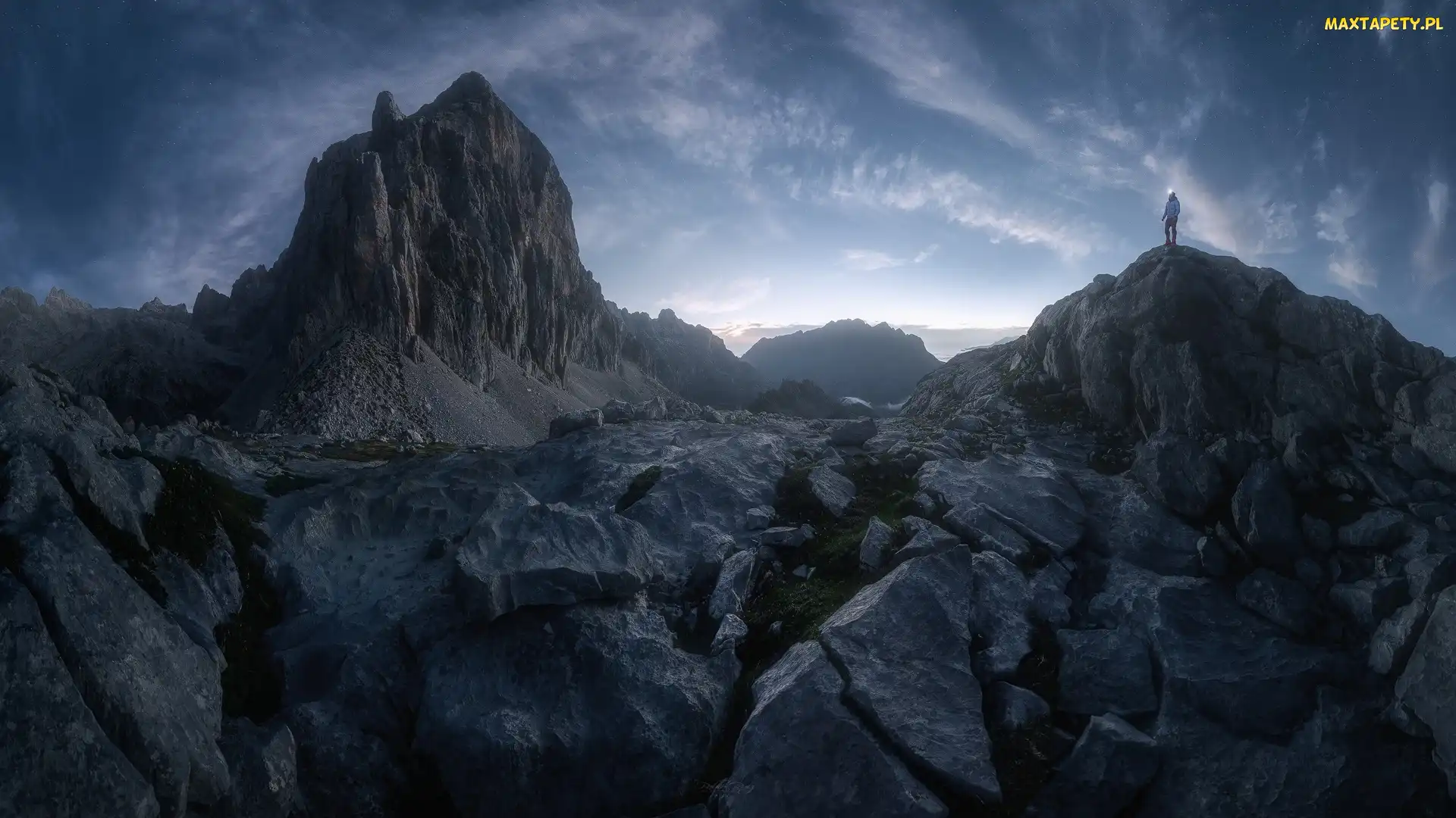 Hiszpania, Asturia, Człowiek, Kantabria, Szczyt Naranjo de Bulnes, Pasmo Picos de Europa, Park Narodowy Picos de Europa, Skały, Góry Kantabryjskie, Noc