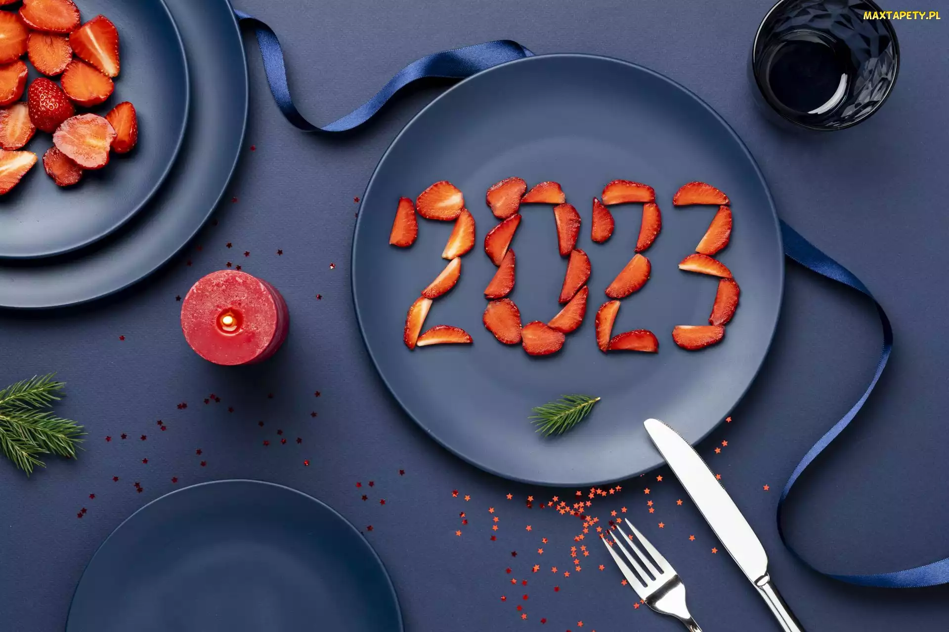Talerze, Truskawki, Cyfry, Świeczka, Pokrojone, Nowy Rok, 2023