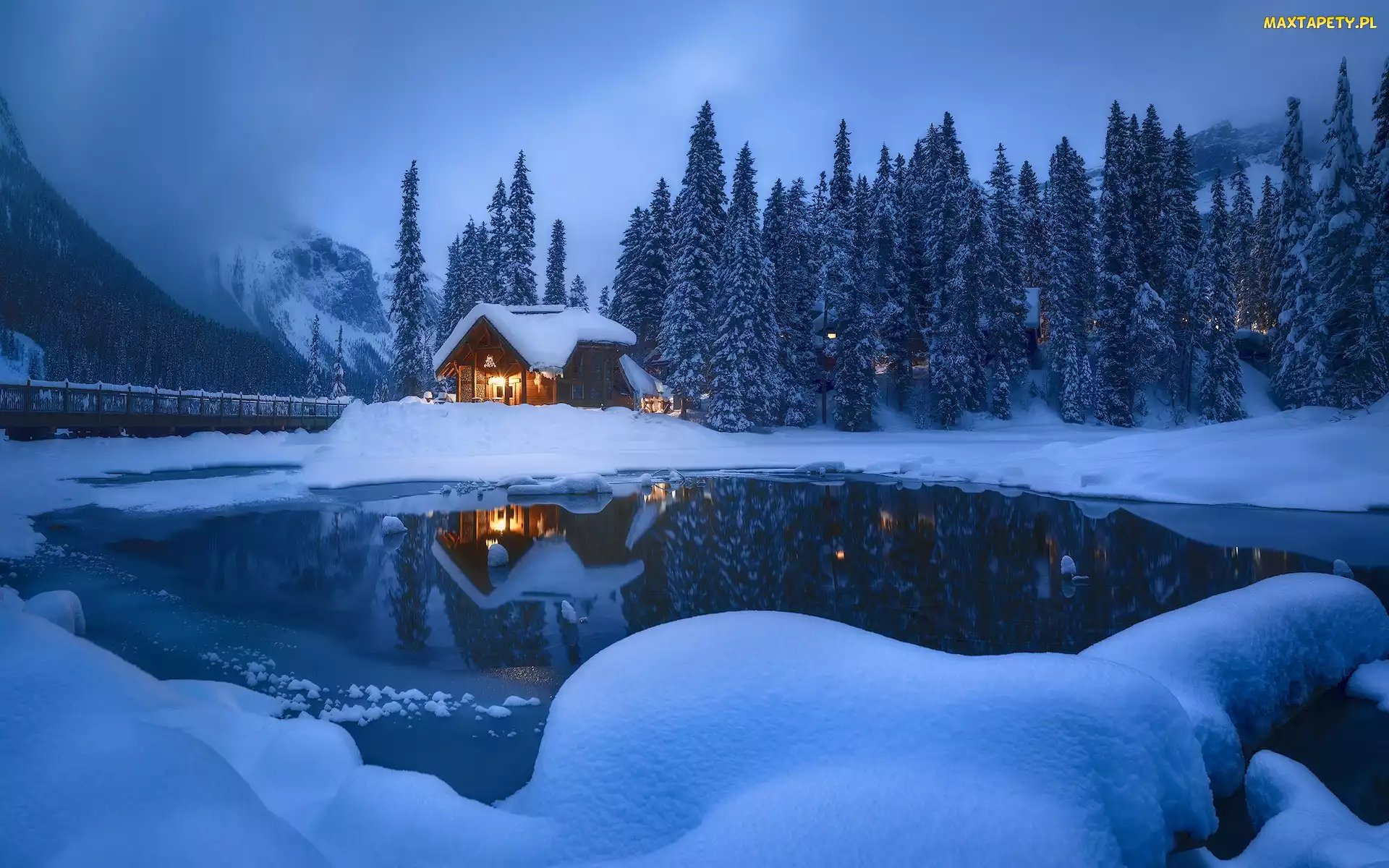Kolumbia Brytyjska, Mgła, Drzewa, Kanada, Park Narodowy Yoho, Emerald Lake, Most, Jezioro, Góry, Las, Dom, Zima