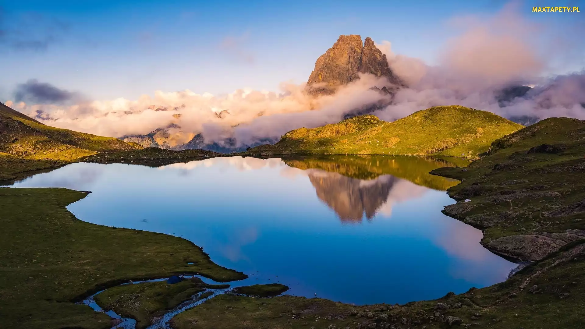 Mgła, Lac Gentau, Góry, Francja, Góra Midi dOssau, Jezioro