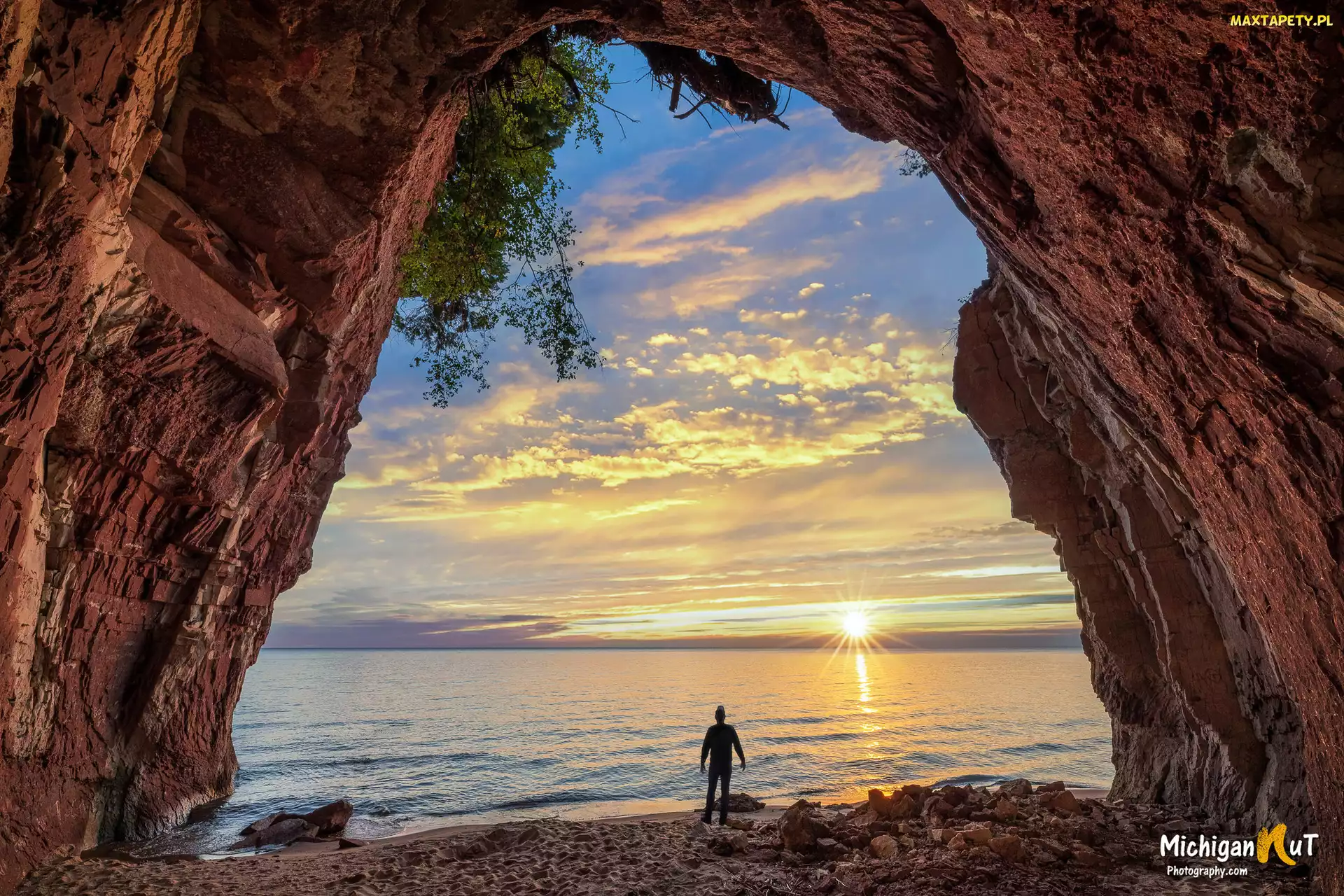 Stany Zjednoczone, Człowiek, Drzewo, Wschód słońca, Gałęzie, Jaskinia, Michigan, Jezioro Superior, Skały