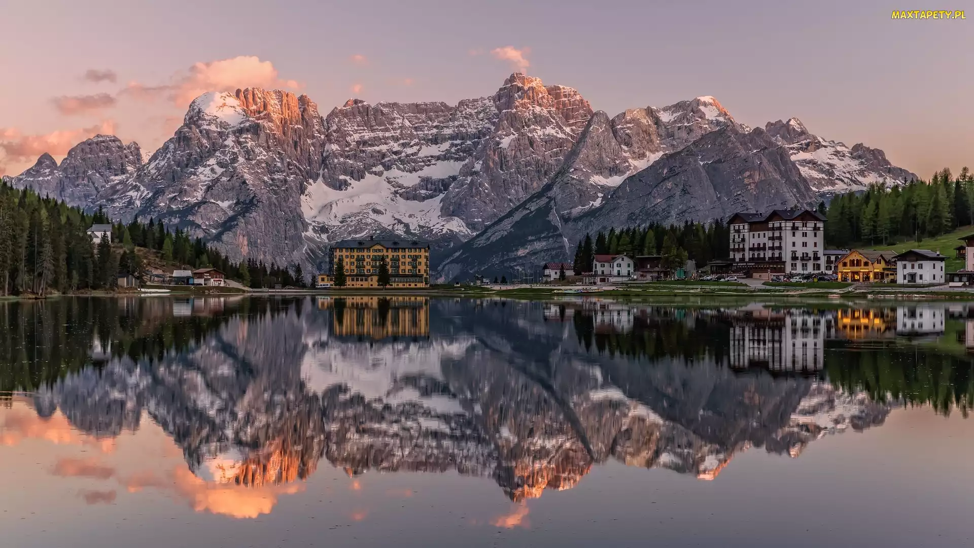 Góry, Cortina dAmpezzo, Domy, Włochy, Grand Hotel Misurina, Drzewa, Dolomity, Jezioro, Misurina Lake