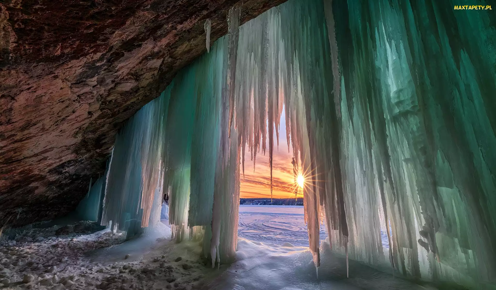Stany Zjednoczone, Zima, Lodowa, Promienie słońca, Sople, Jaskinia, Michigan, Munising, Grand Island