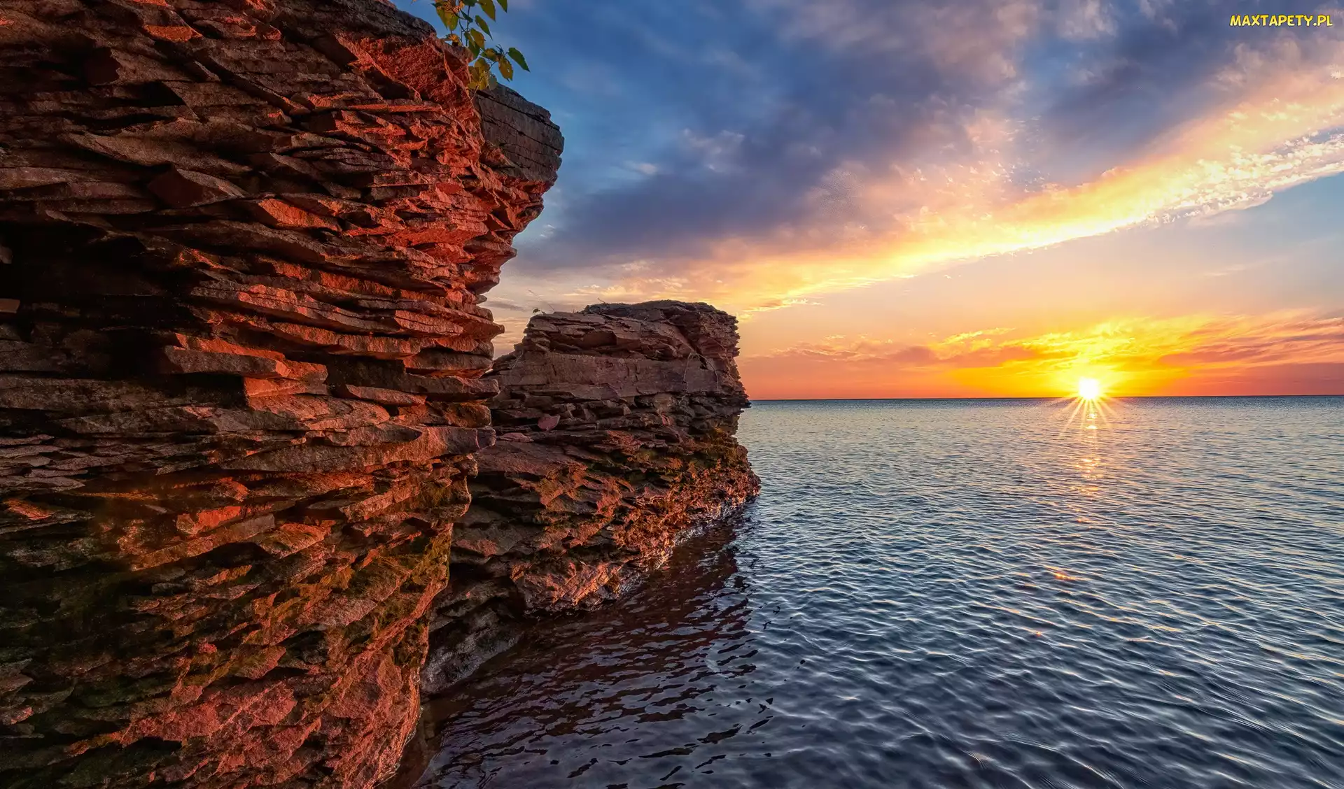 Zachód słońca, Superior Lake, Stan Michigan, Chmury, Jezioro, Stany Zjednoczone, Skały