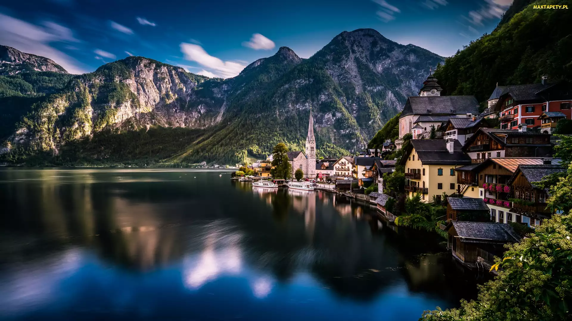 Kościół, Domy, Alpy Salzburskie, Austria, Miasteczko Hallstatt, Góry, Jezioro Hallstattersee