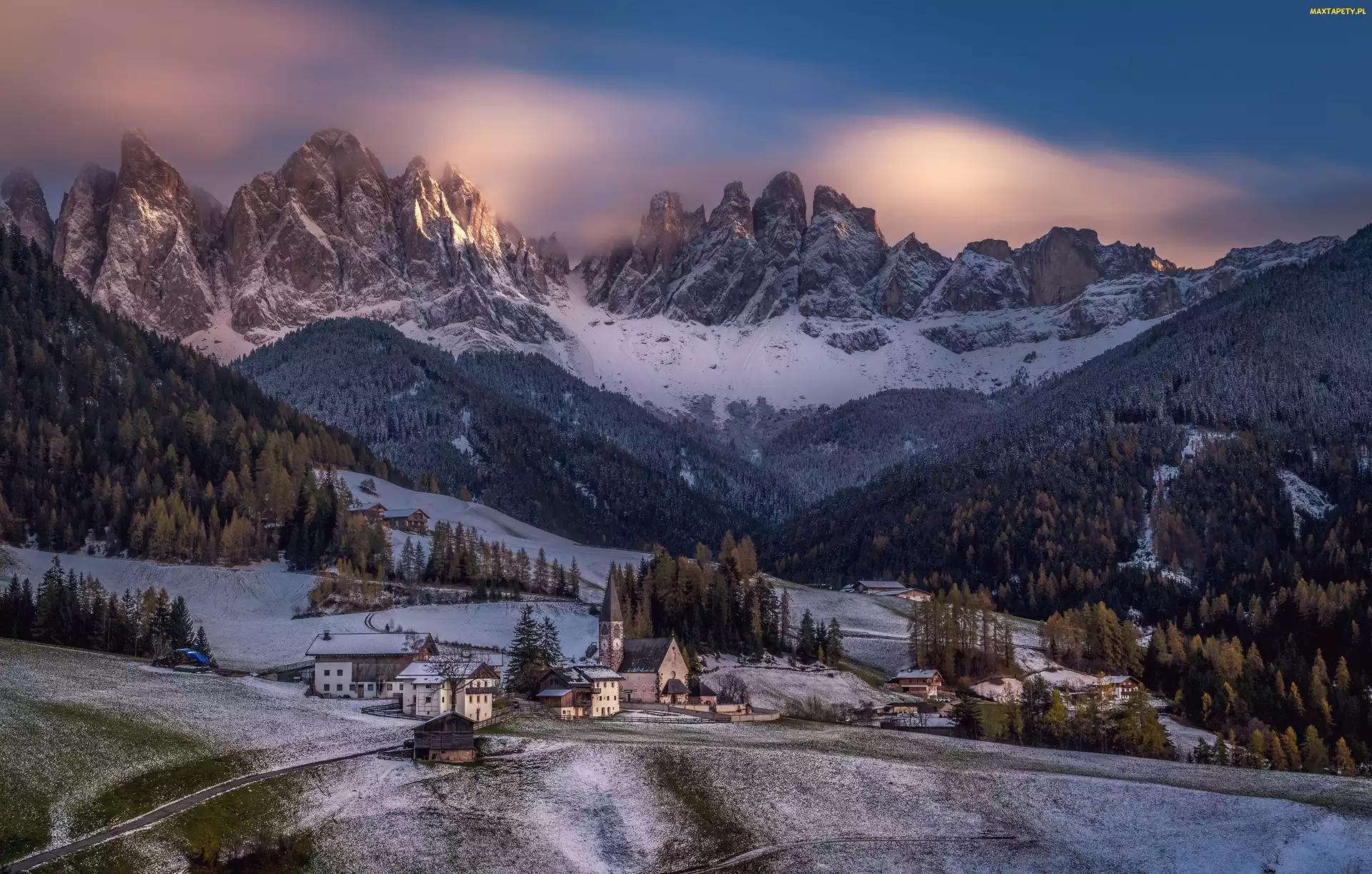 Włochy, Las, Kościół, Zima, Domy, Alpy, Dolomity, Santa Maddalena, Góry