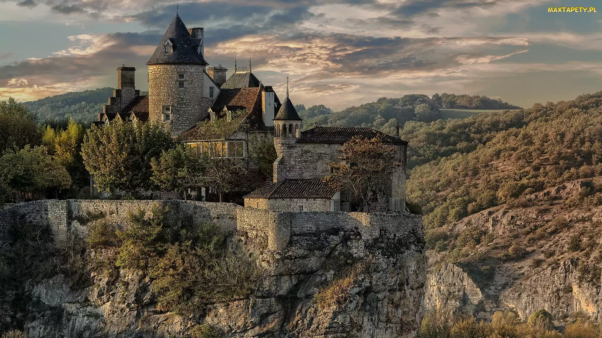 Francja, Belcastel, Mur, Góry, Drzewa, Zamek Belcastel