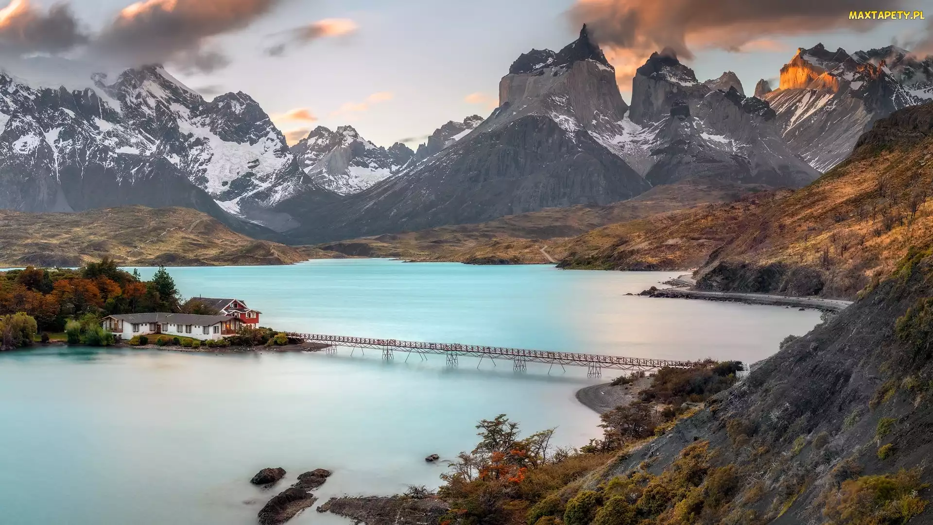 Góry, Park Narodowy Torres del Paine, Dom, Chile, Rośliny, Most, Jezioro, Lago Pehoe, Stalowy