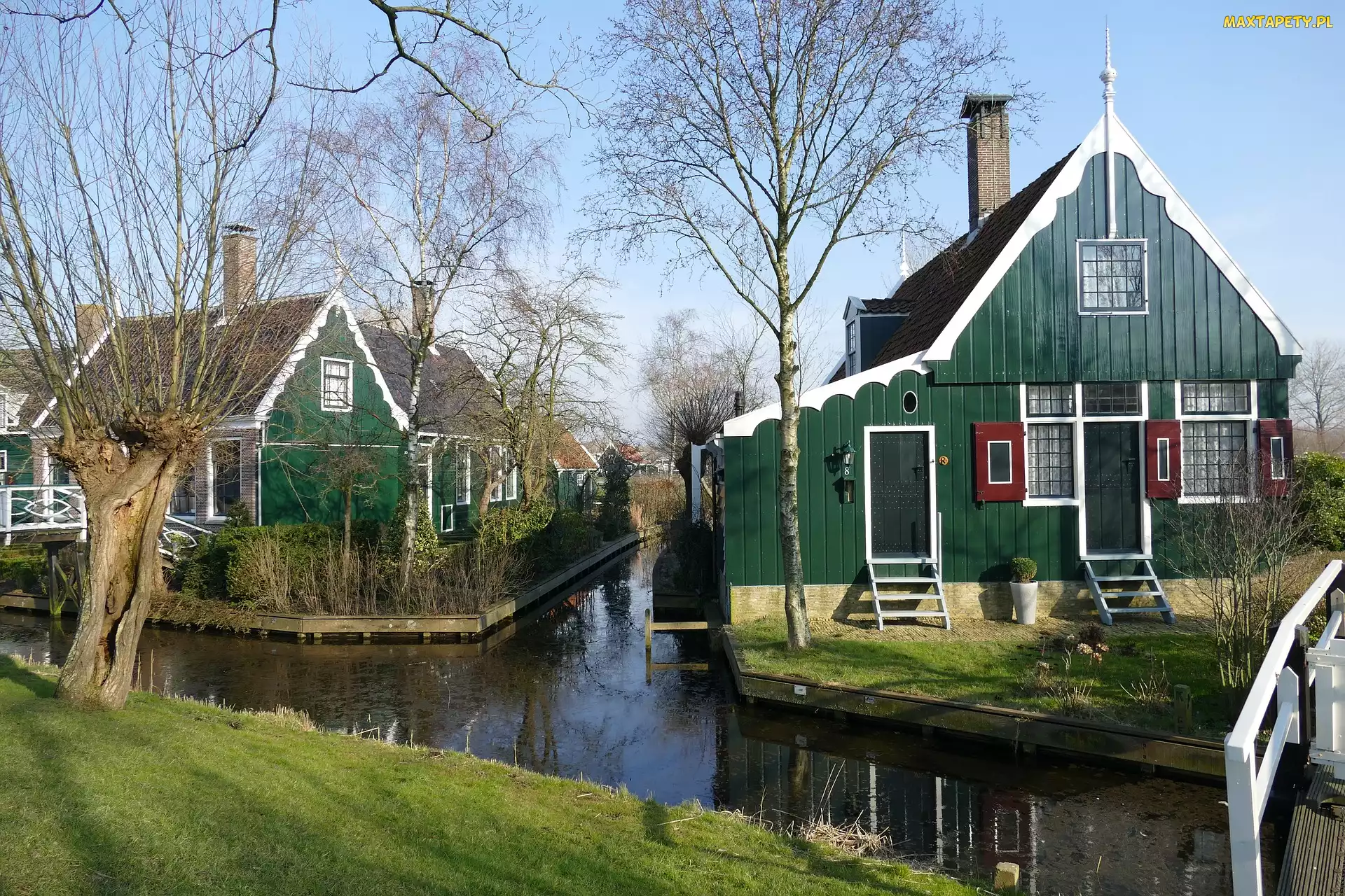 Holandia, Zaanse Schans, Drzewa, Domy, Kanał wodny, Skansen
