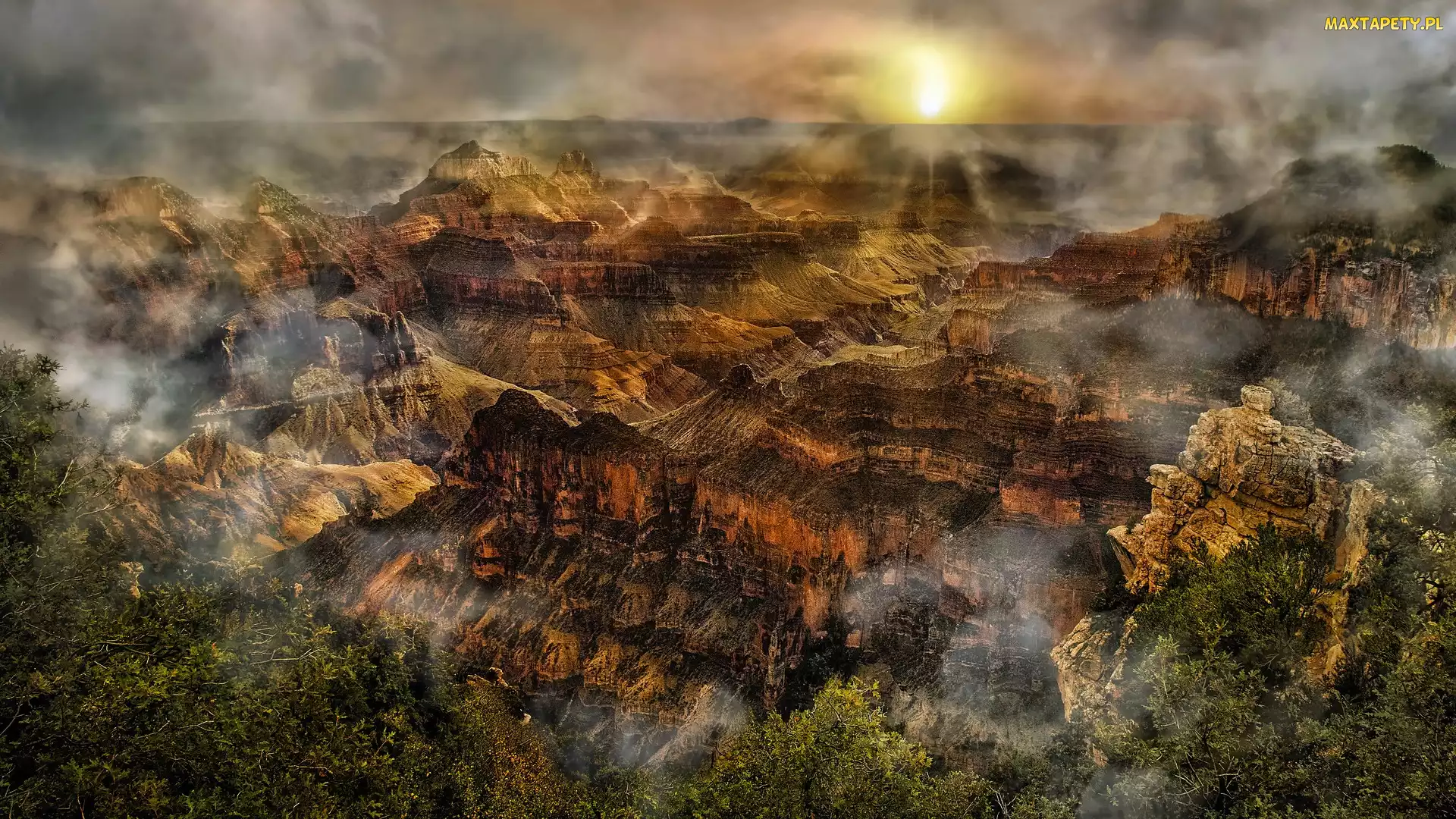 Skały, Drzewa, Mgła, Stany Zjednoczone, Wierzchołki, Słońce, Kanion, Grand Canyon, Park Narodowy Wielkiego Kanionu