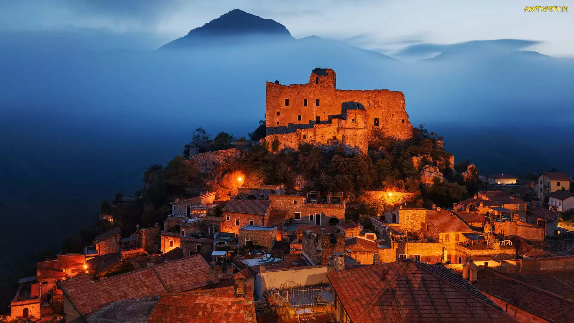 Toskania, Castelvecchio Pascoli, Włochy, Ruiny, Oświetlone, Castelvecchio di Rocca Barbena, Mgła, Domy