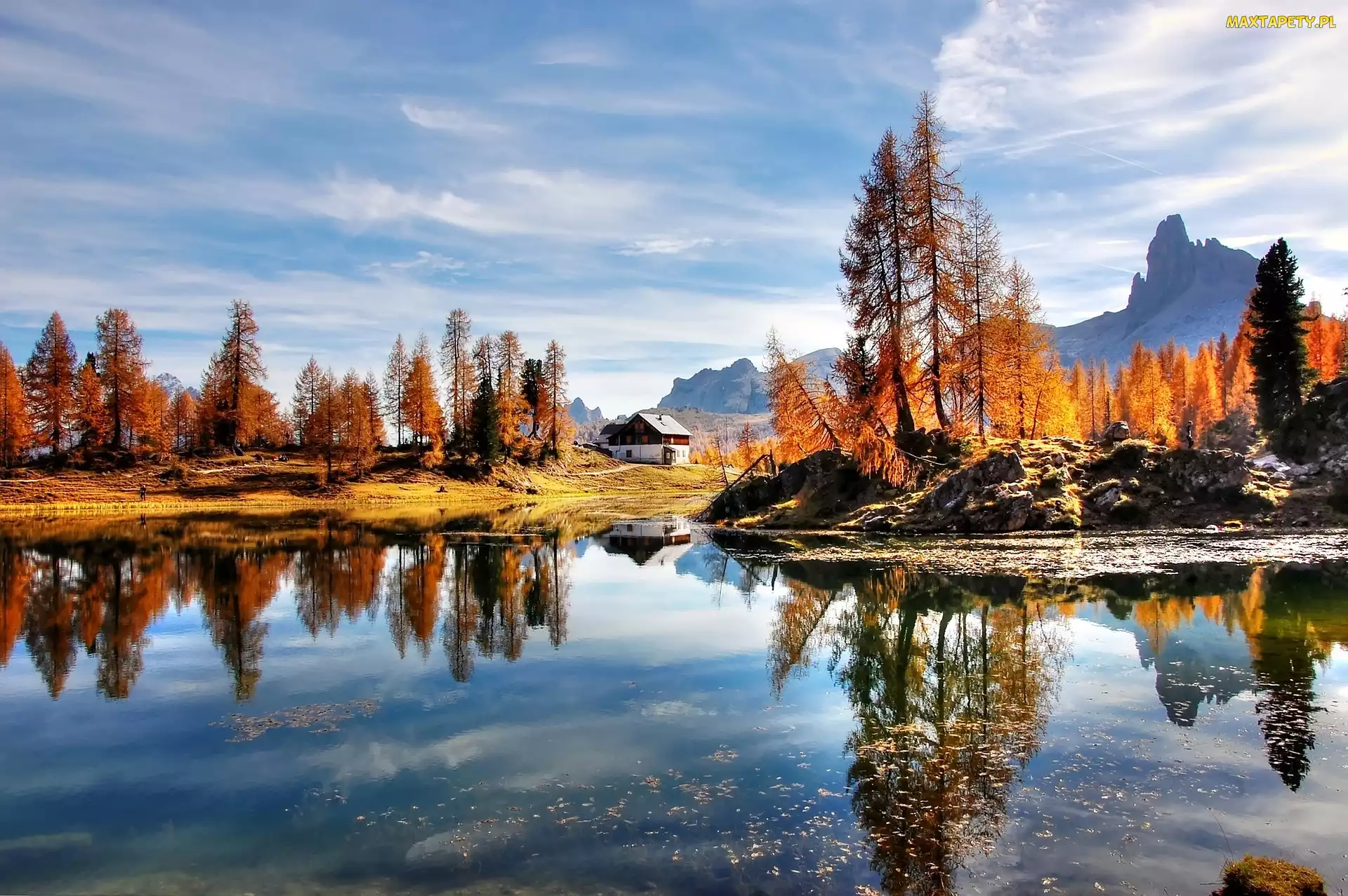 Włochy, Dolomity, Góry, Jesień, Drzewa, Jezioro