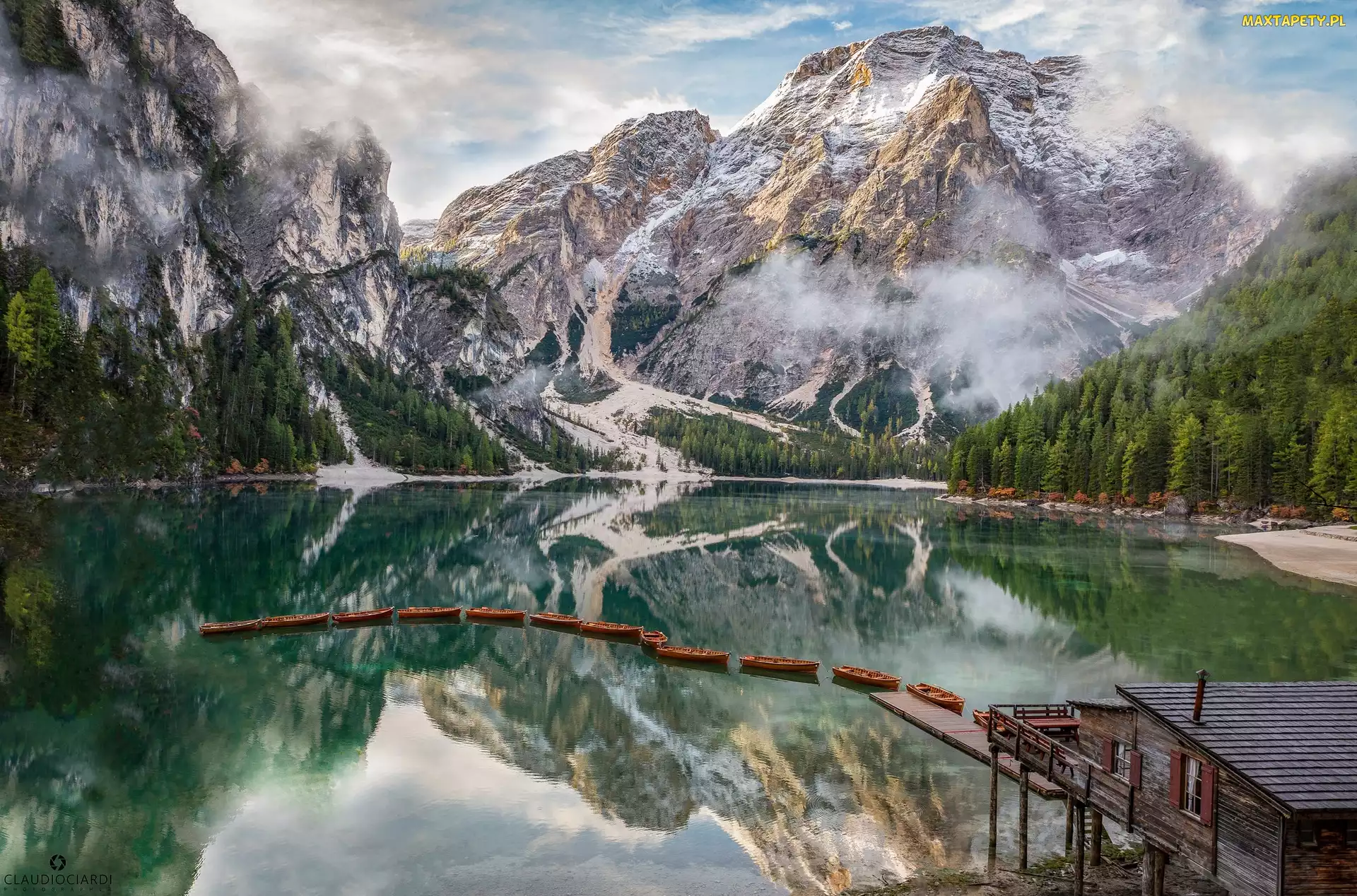Włochy, Łódki, Dolomity, Chmury, Domek, Góry, Jezioro, Pragser Wildsee, Lago di Braies