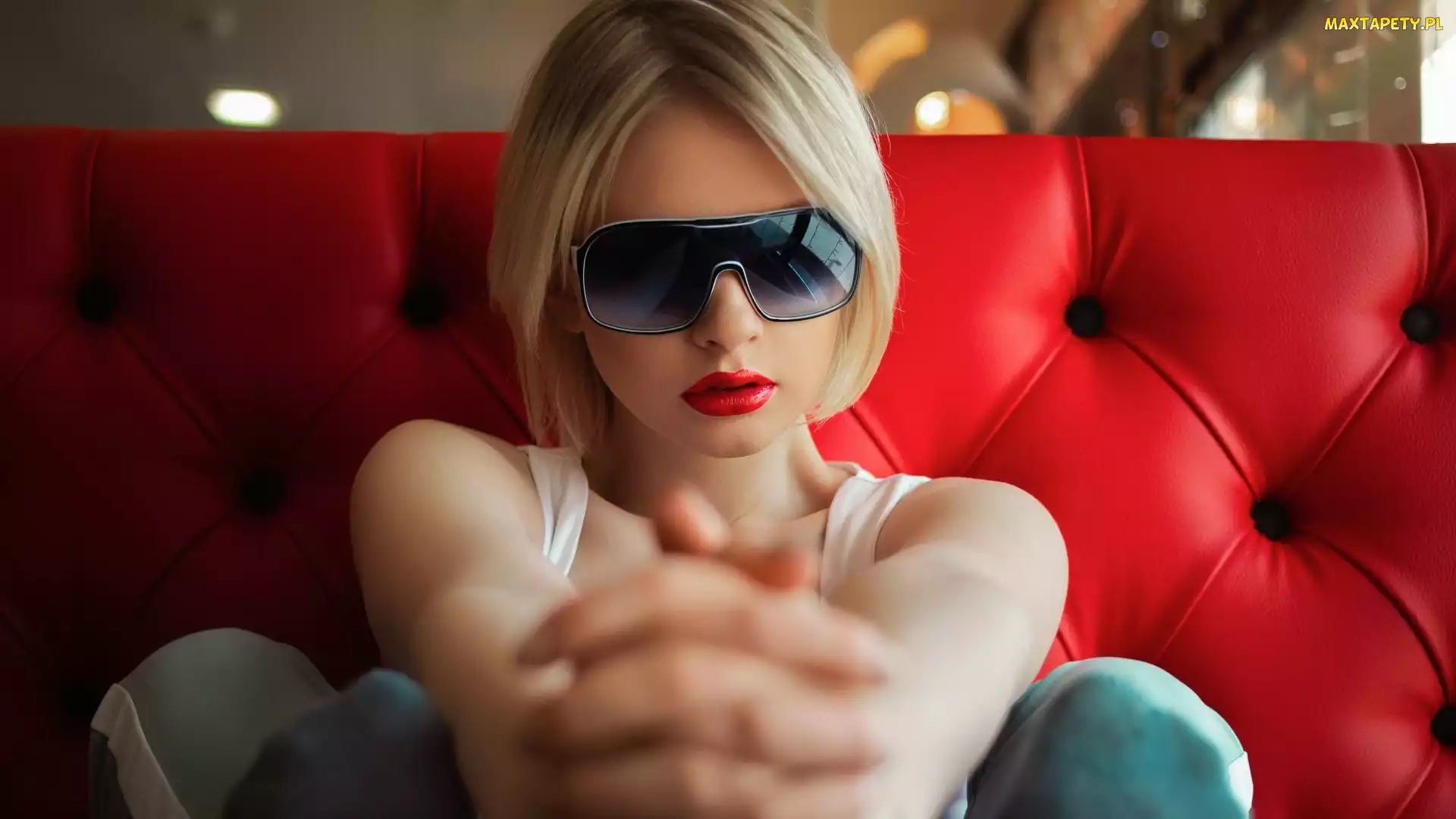 Sofa, Czerwona, Dziewczyna, Okulary