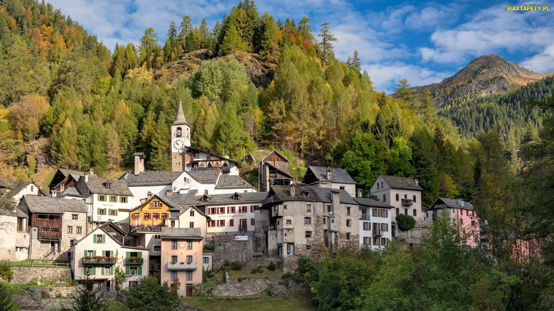 Wioska Fusio, Val Lavizzara, Jesień, Doliny Maggia, Drzewa, Kościół, Alpy, Szwajcaria, Góra, Wieża, Kanton Ticino, Lugano, Las, Domy