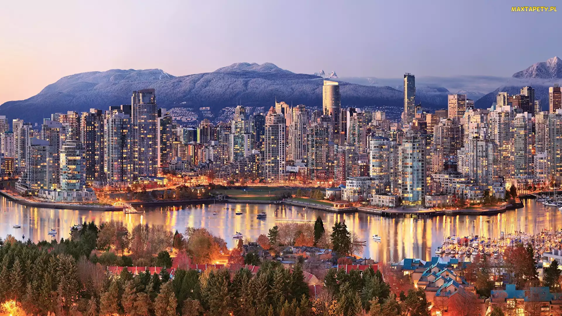 Miasto, Budynki, Kanada, Góry, Rzeka, Vancouver, Drzewa, Drapacze chmur