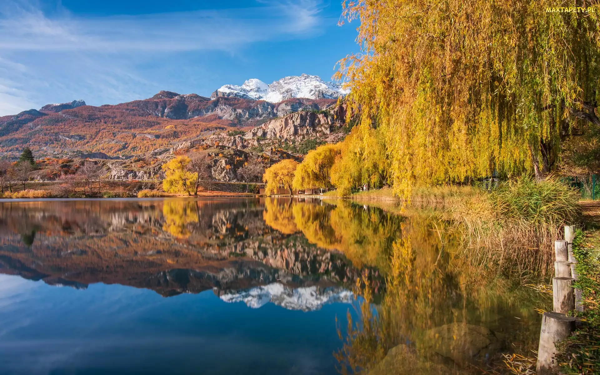 La Roche de Rame, Las, Francja, Jezioro Lac de la Roche de Rame, Jesień, Góry, Odbicie, Drzewa