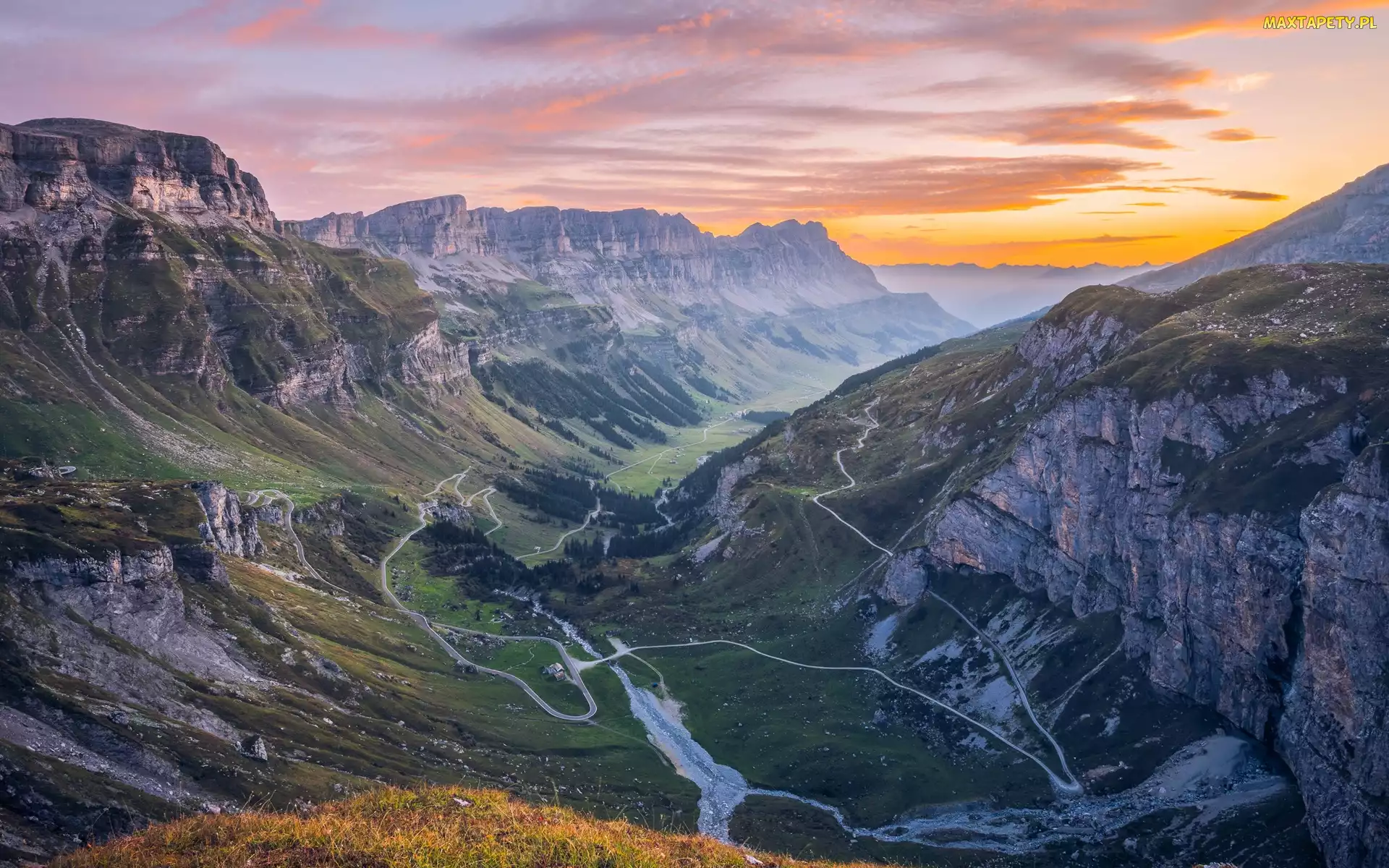 Góry, Klausenpass, Szwajcaria, Przełęcz, Wschód słońca, Alpy Glarneńskie, Chmury, Drzewa