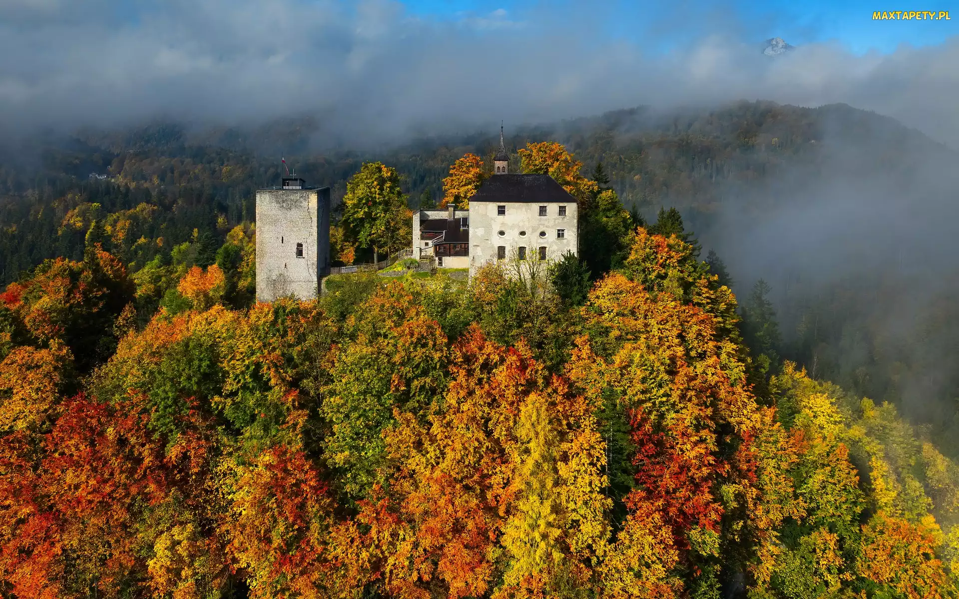 Mgła, Jesień, Zamek Thierberg, Austria, Drzewa, Góry, Las