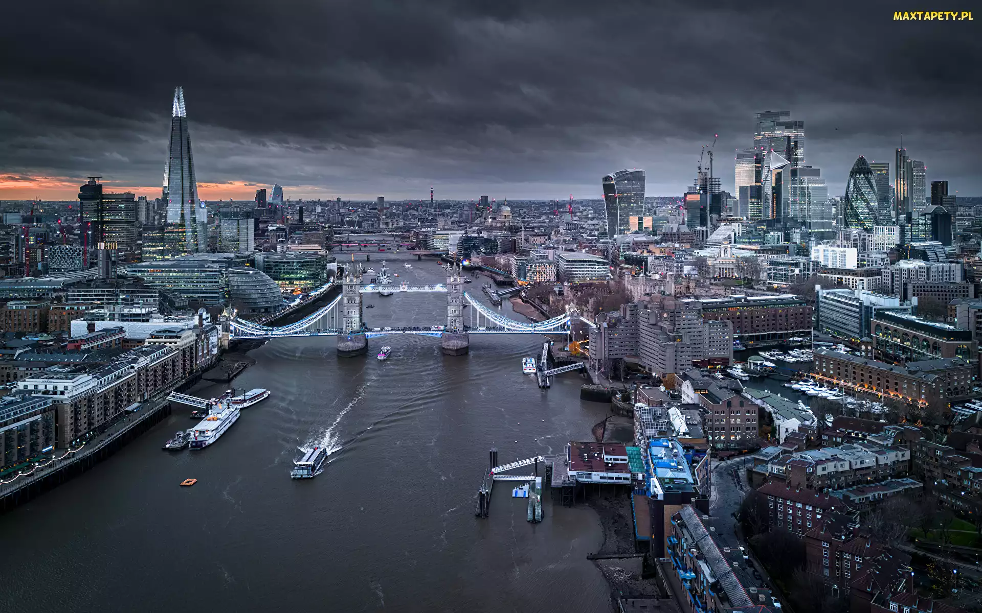 Tower Bridge, Most, Londyn, Budynki, Statki, Anglia, Rzeka Tamiza