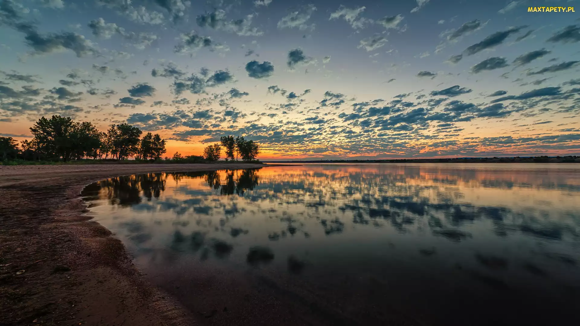 Lake Chatfield, Drzewa, Jezioro, Wschód słońca, Kolorado, Poranek, Stany Zjednoczone, Chmury