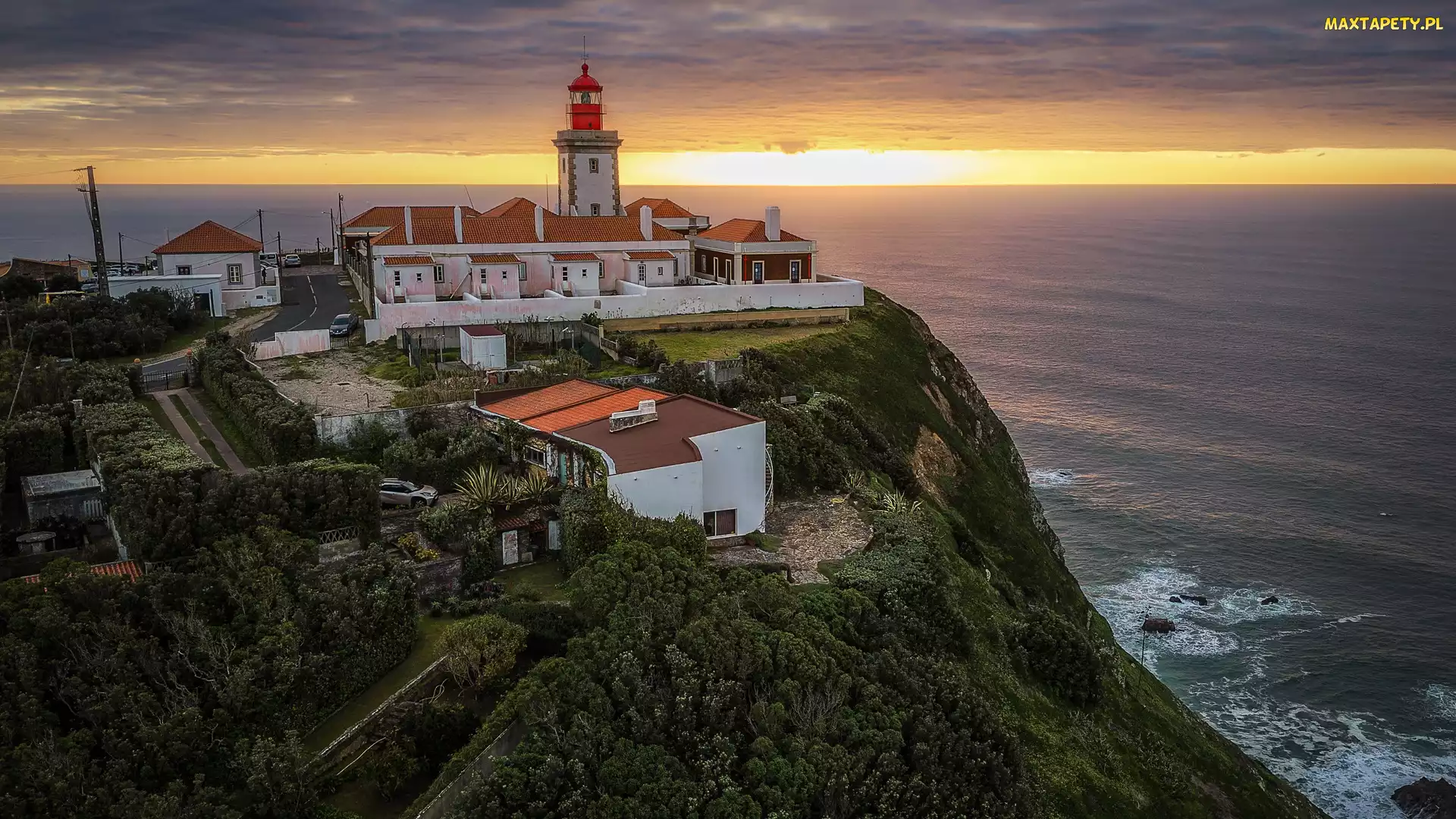 Chmury, Zachód słońca, Latarnia morska, Portugalia, Drzewa, Morze, Faro del Cabo de la Roca