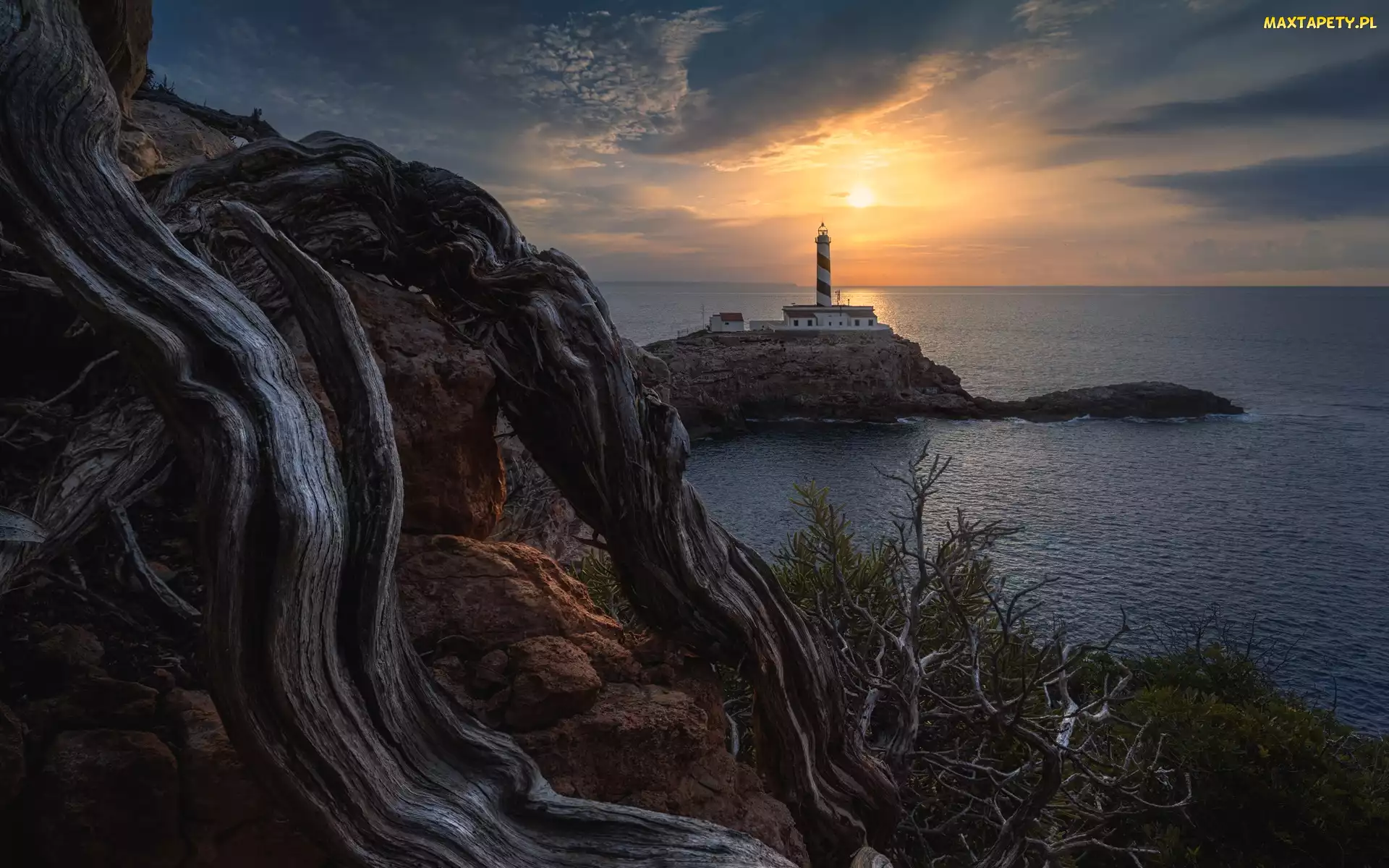 Majorka, Zachód słońca, Skały, Hiszpania, Faro de Cala Figuera, Morze, Latarnia morska