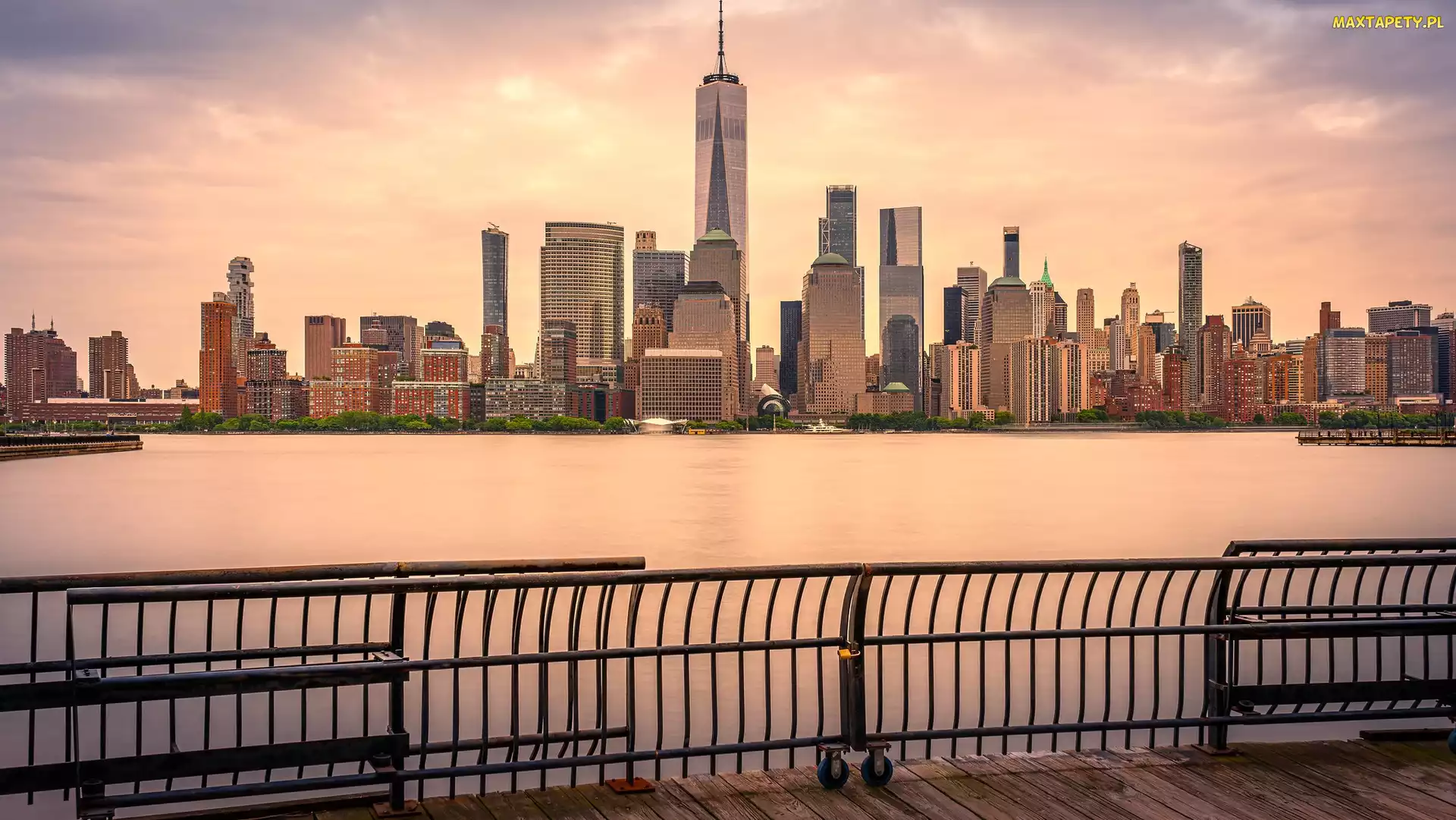 Wieżowce, Hudson River, Nowy Jork, Barierki, Rzeka, Stany Zjednoczone, Manhattan