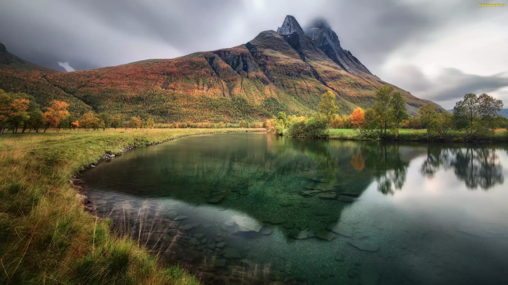 Drzewa, Rzeka, Góry, Chmury, Mount Otertind, Norwegia, Góra