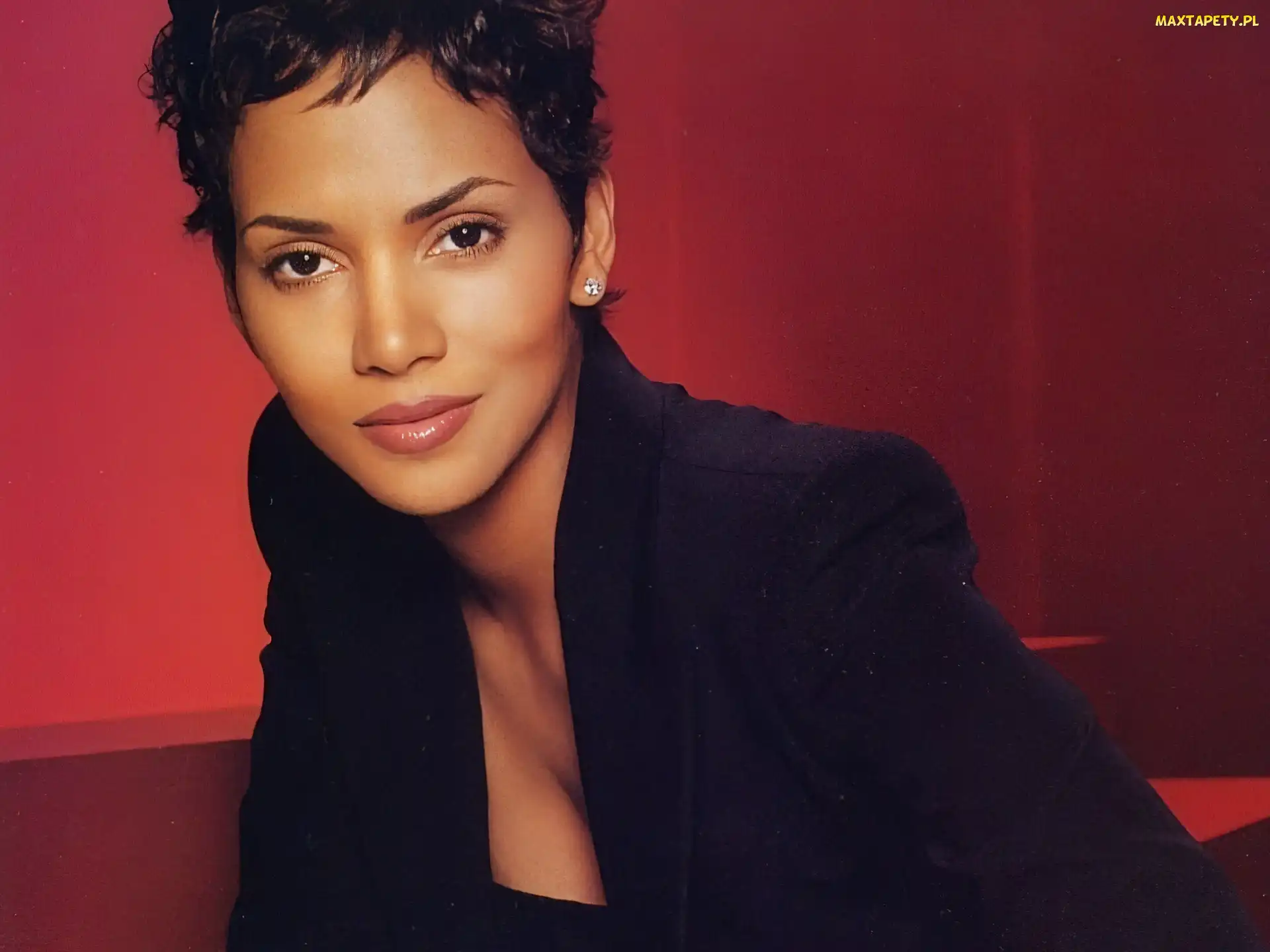 czarna, marynarka, Halle Berry
