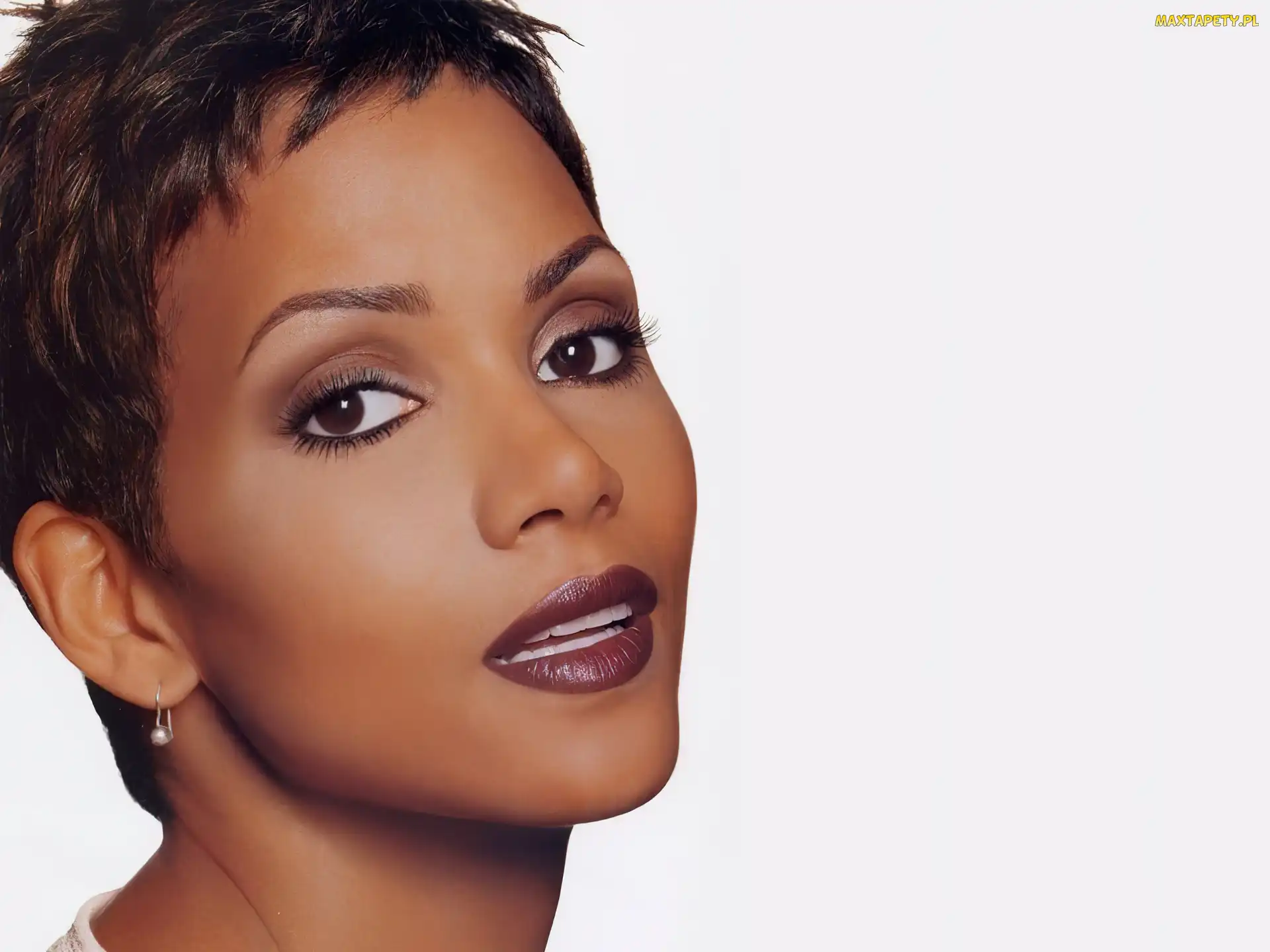Halle Berry, makijaż, perfekcyjny