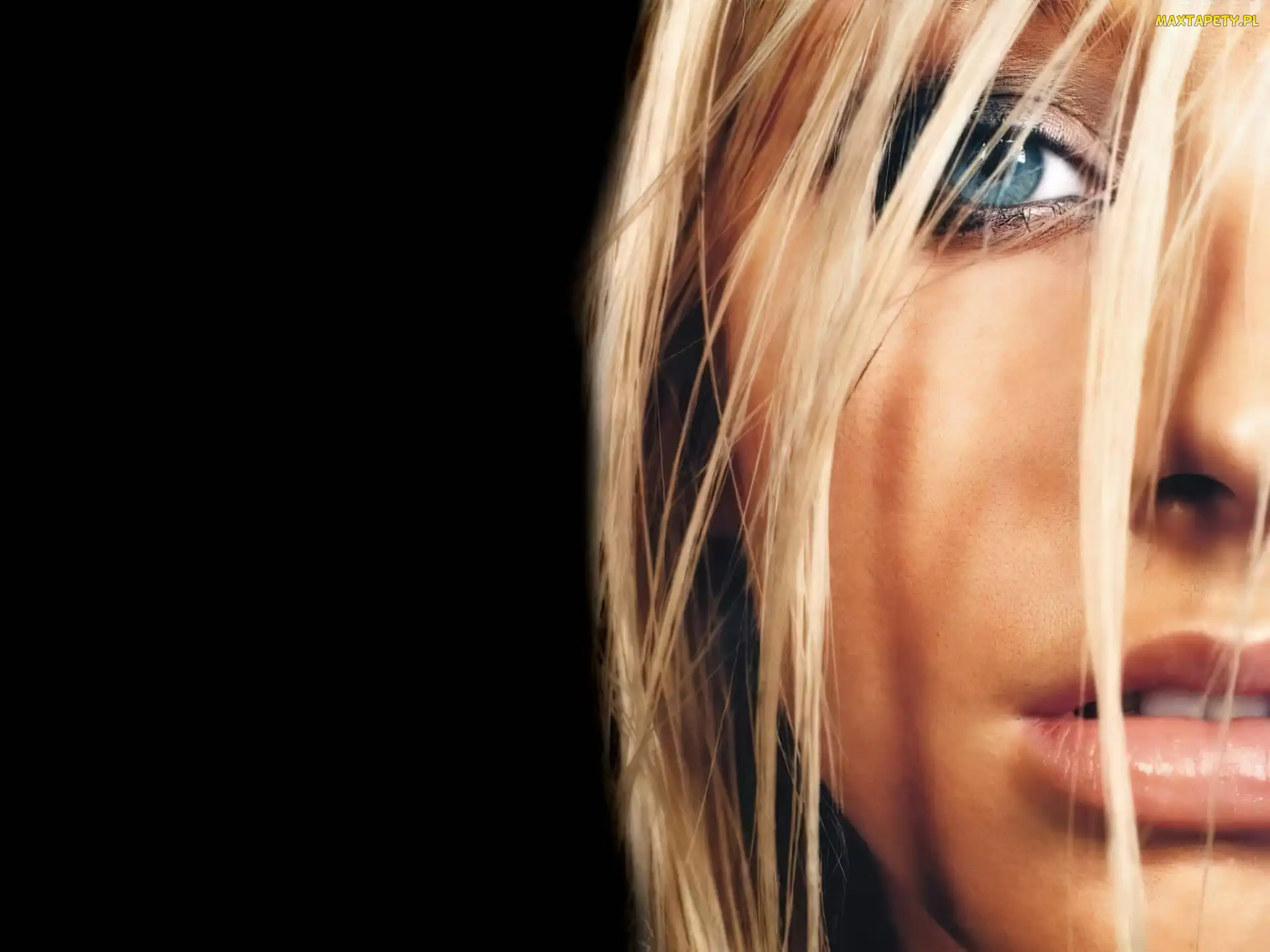 buzia, Christina Aguilera