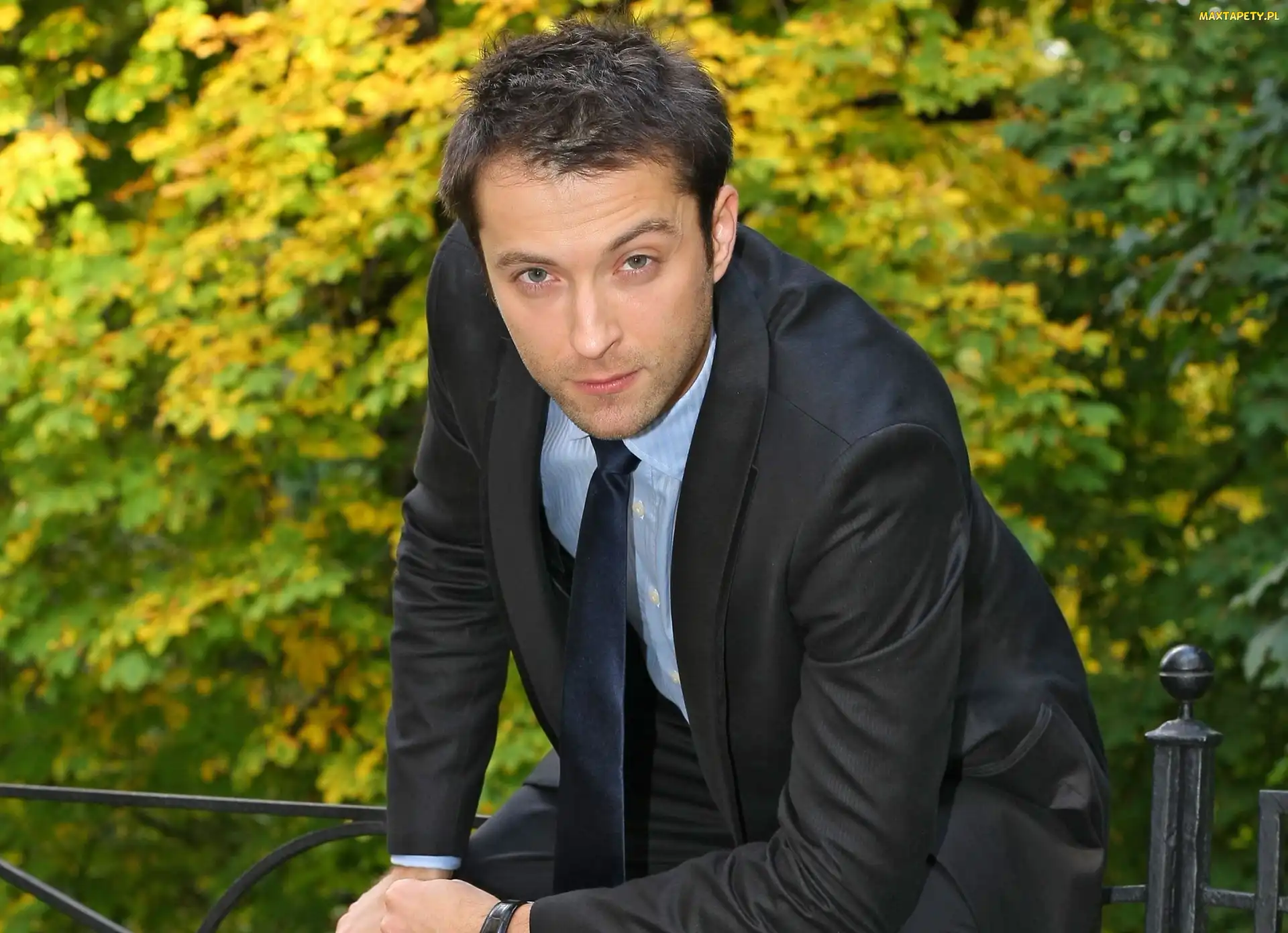 Brzydula, Aktor, Filip Bobek