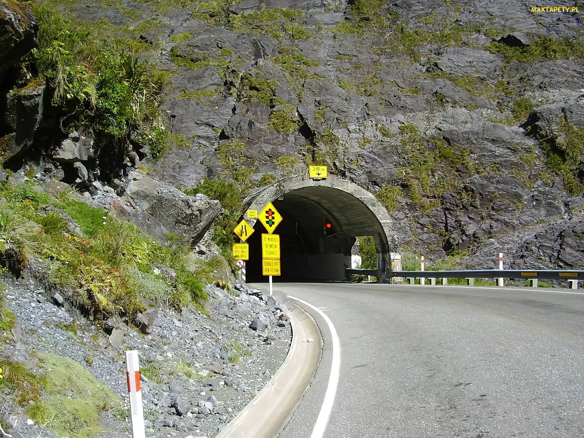 Tunel, Znaki, Ulica